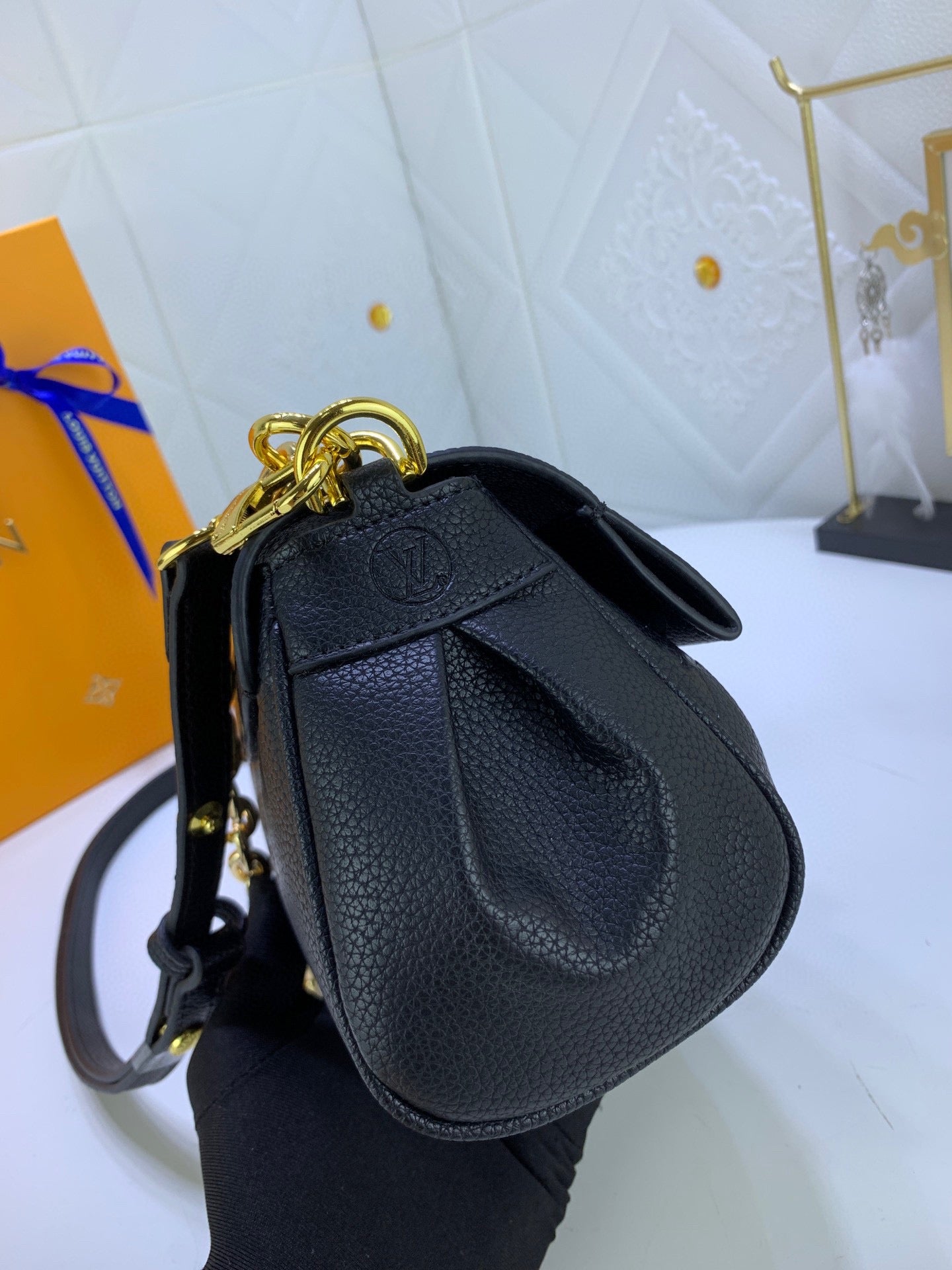 2XR363B hight quality leather Bags