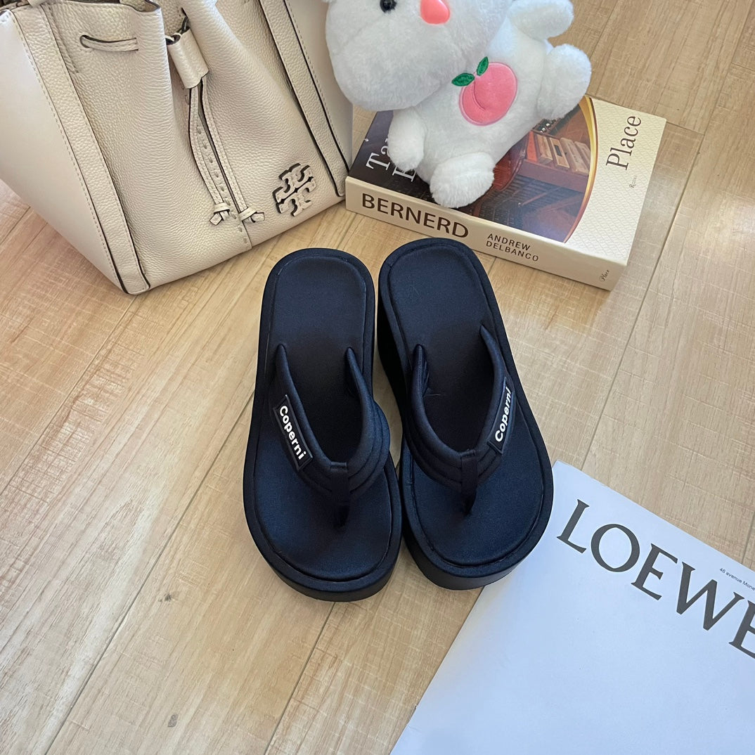 14A92Z  fashion Slippers