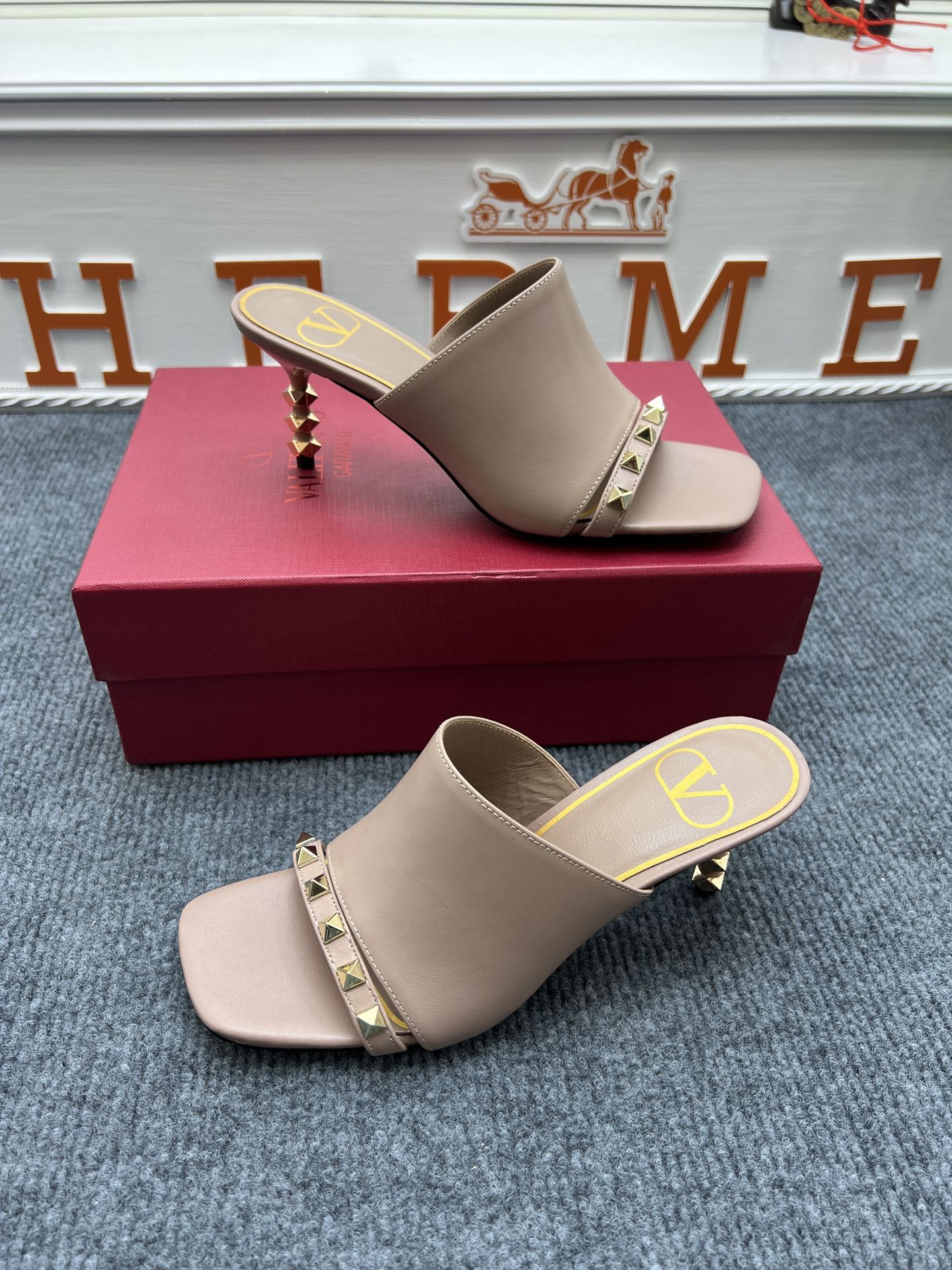 1: 1 High quality leather sandals 5YVL63Z