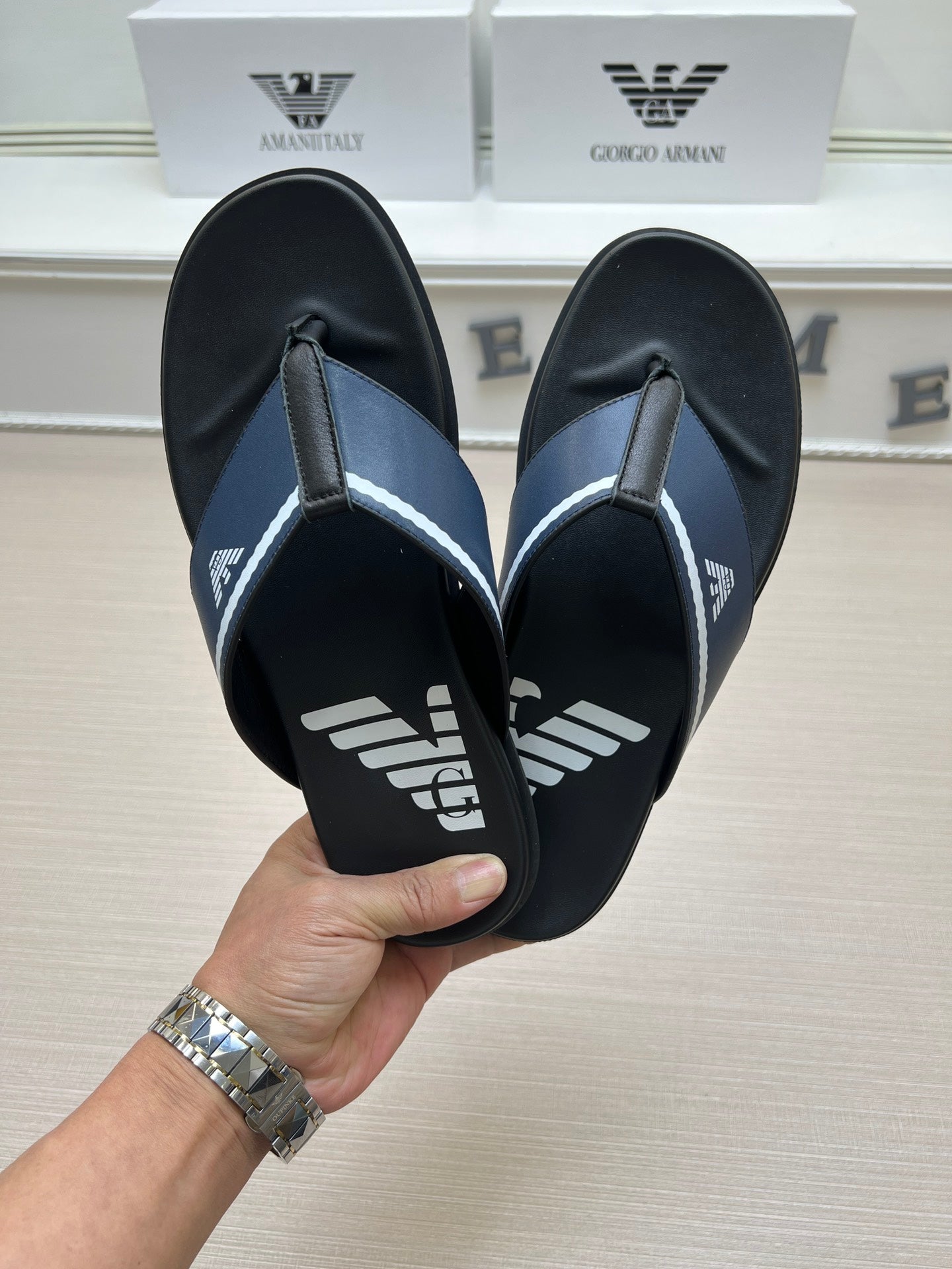 54A104Z    fashion  slippers