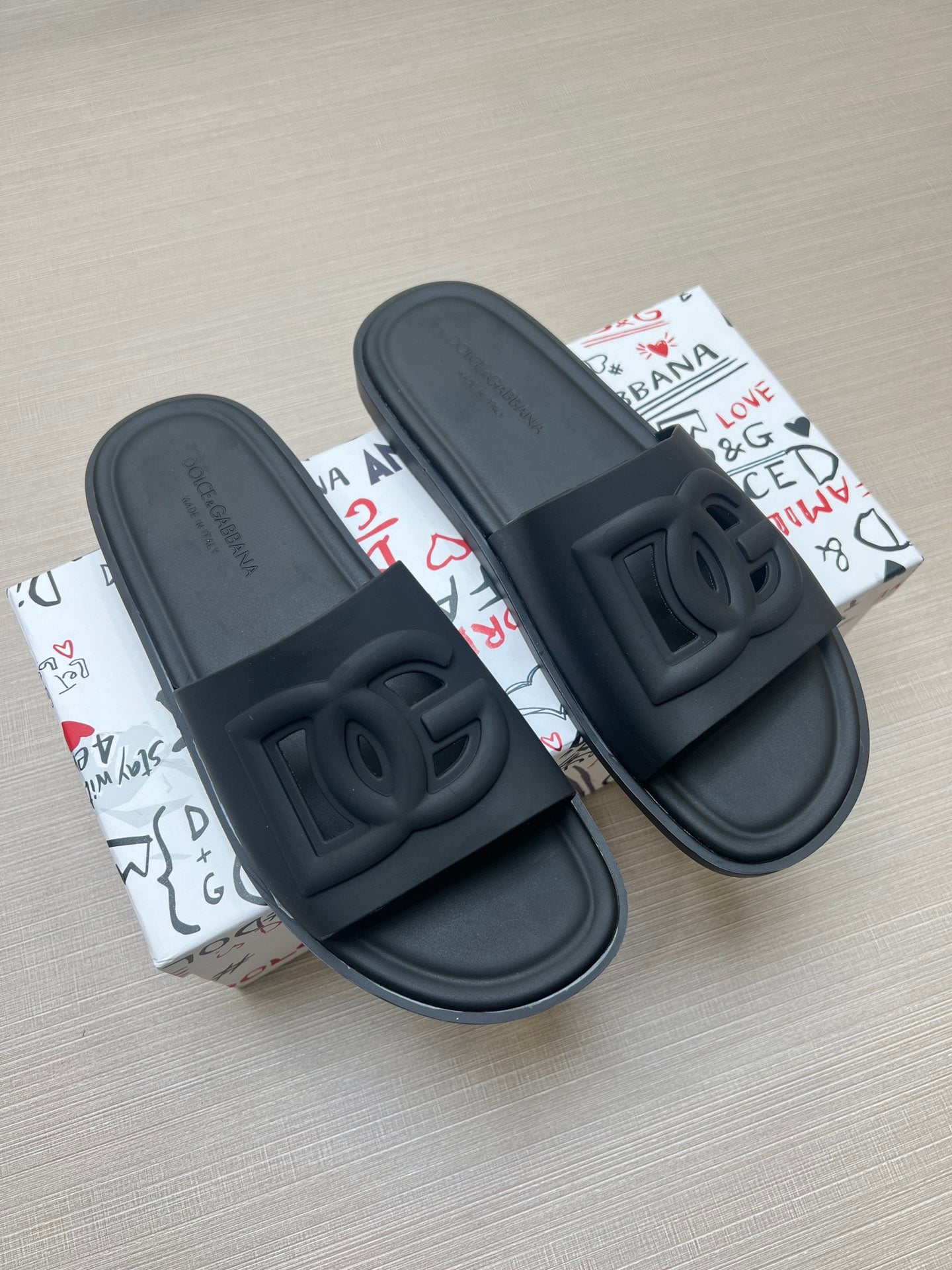 54A48Z   fashion  slippers