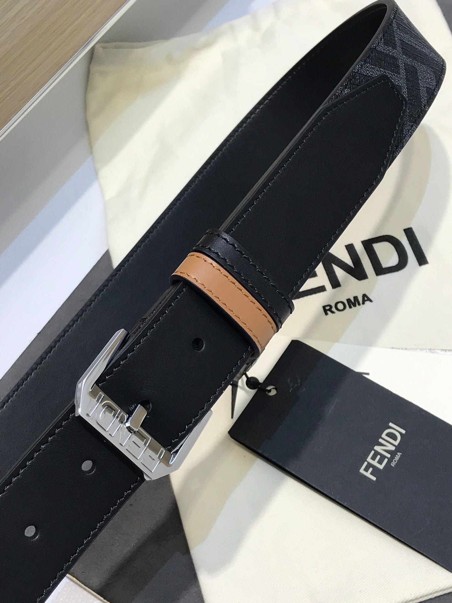 14F78P   (High quality leather belt With full package)