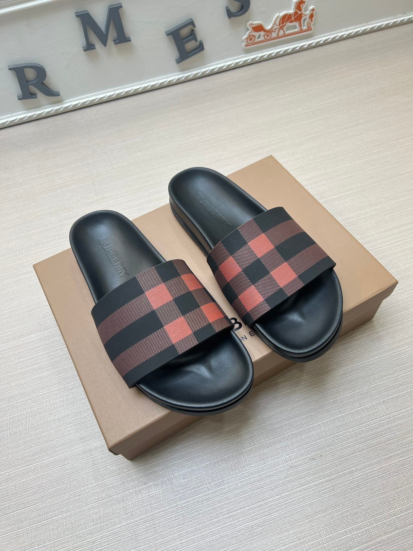 54R119Z  fashion  slippers