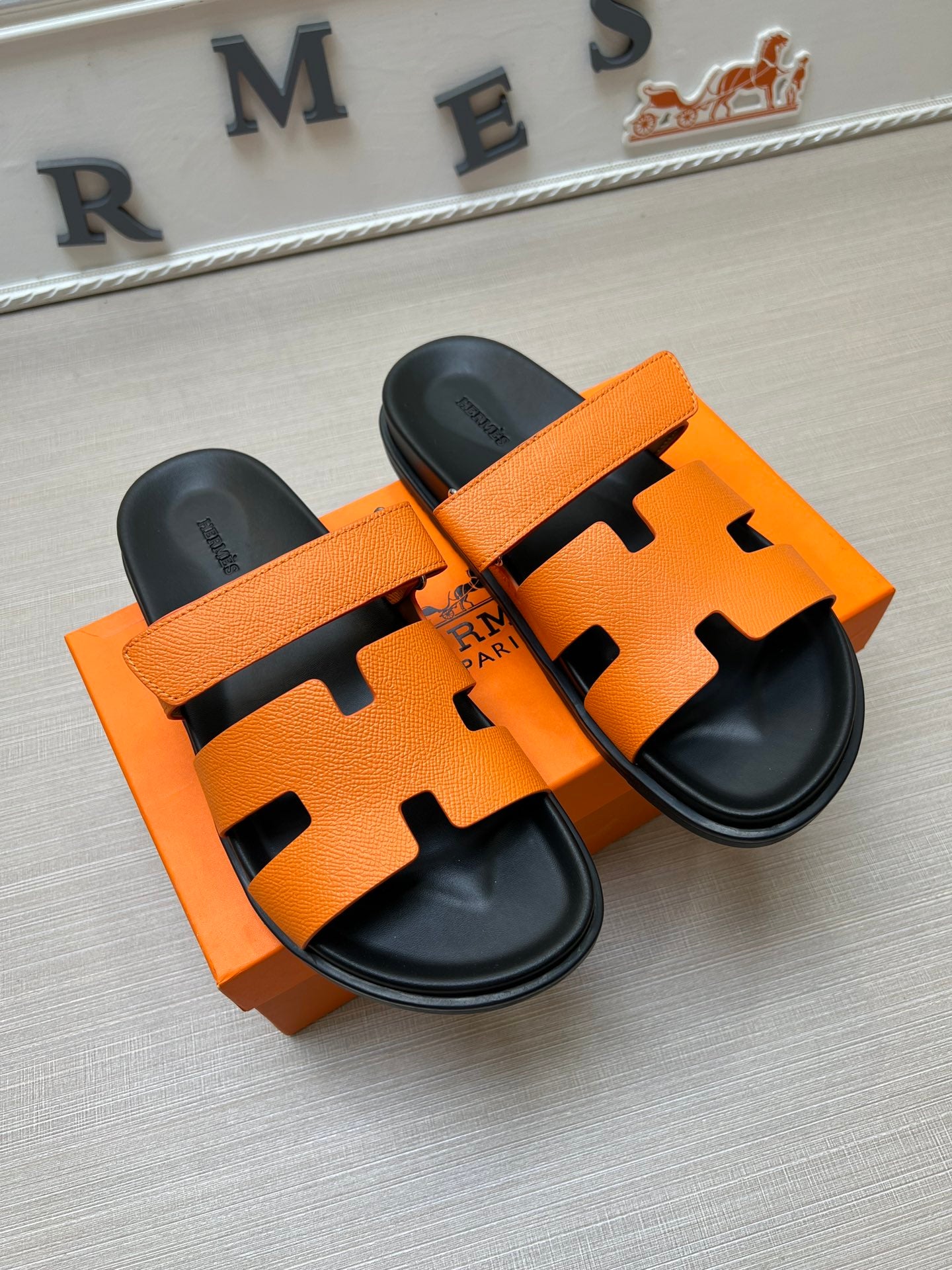 54H1Z    fashion slippers