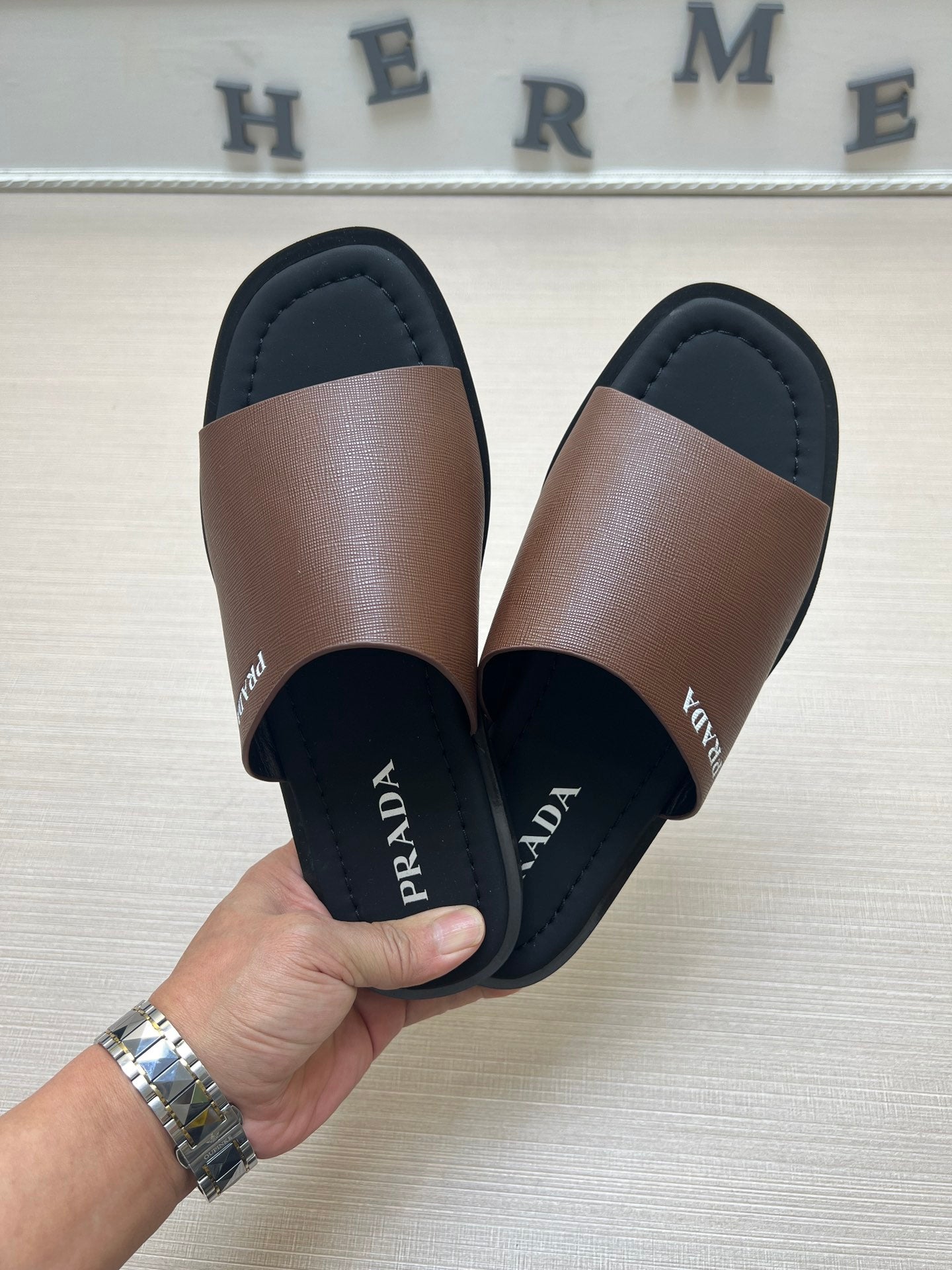 54PD76Z    fashion slippers