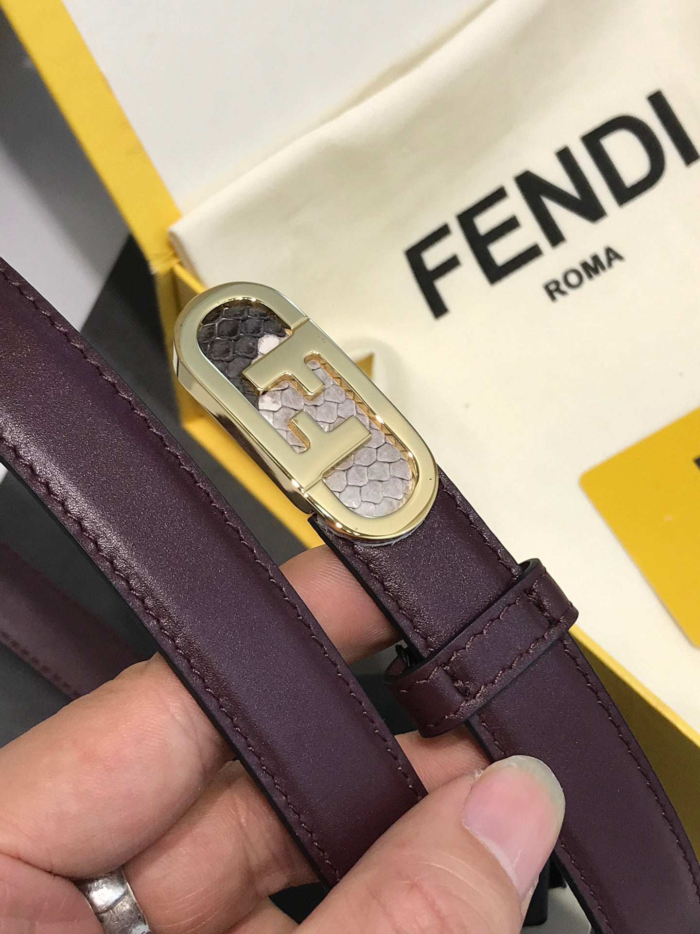 14F76P   (High quality leather belt With full package)