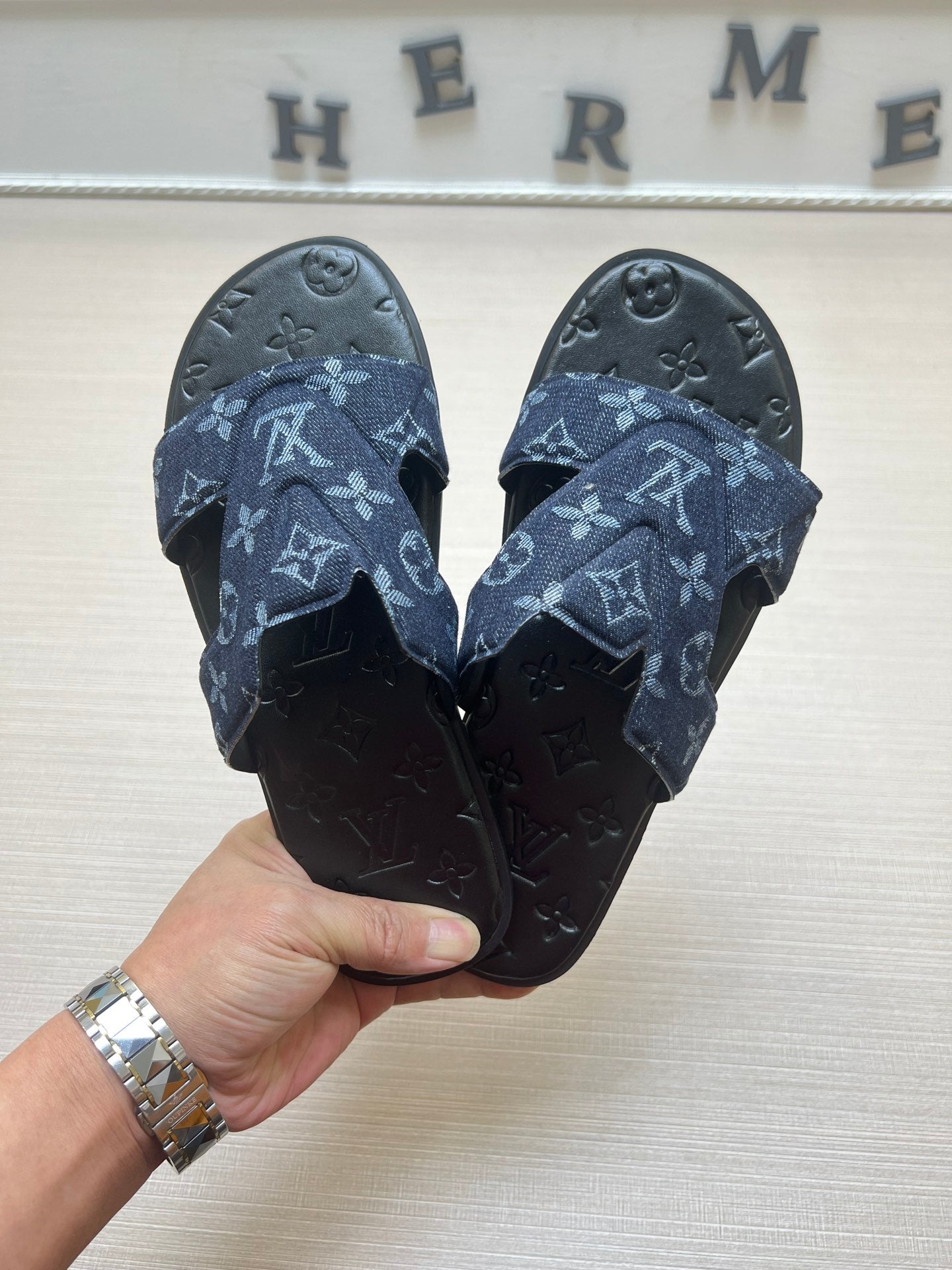 54E28Z  fashion  slippers