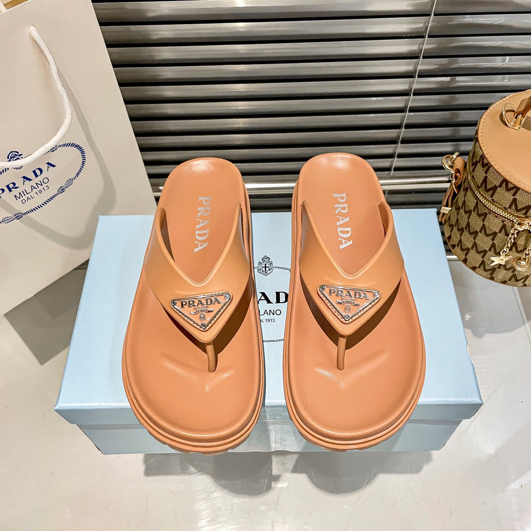 14PD181Z  fashion Slippers