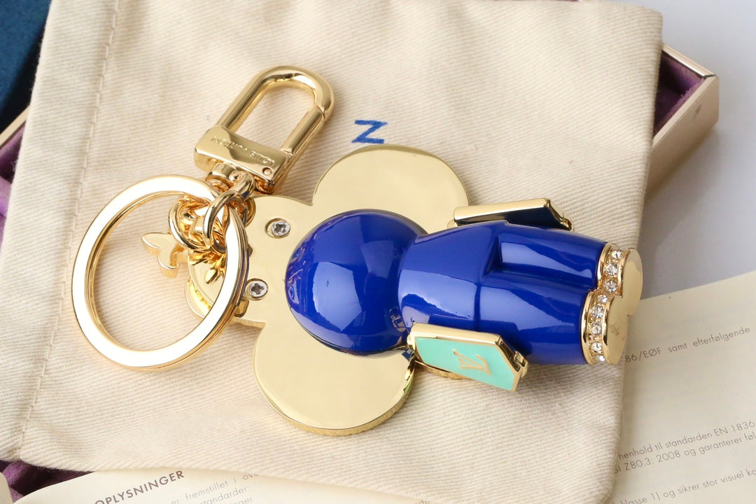 14E66A  Stylish key closure