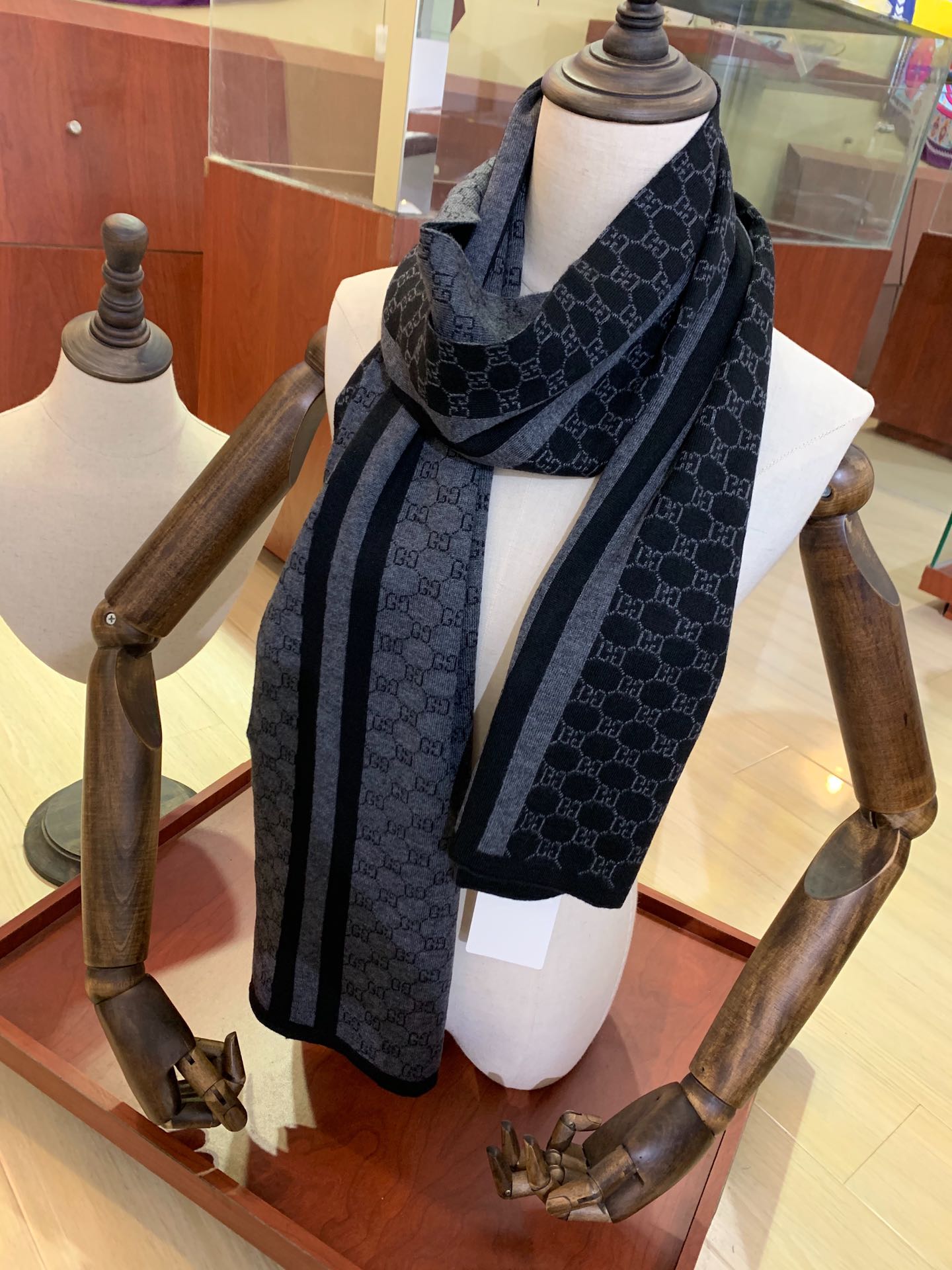 14B207W　Fashion scarves