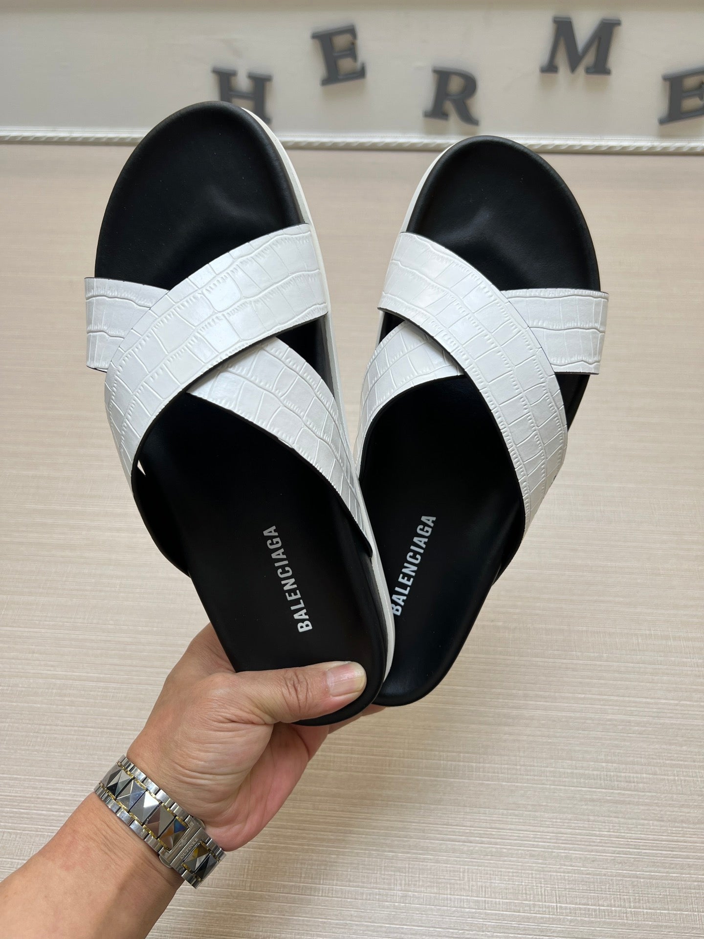 54J97Z   fashion  slippers