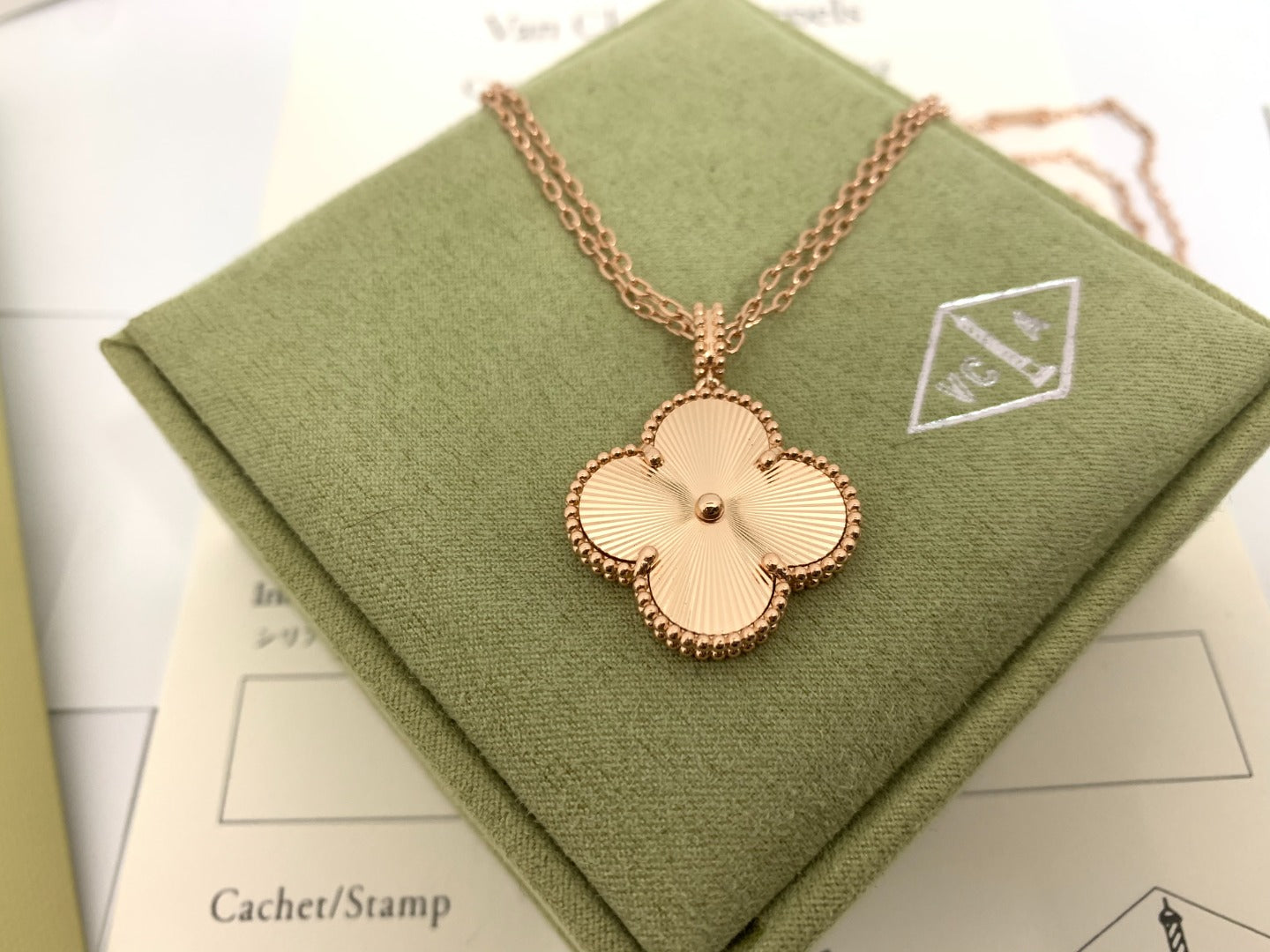 5XVA183X  (1:1 High quality Big flower necklace)