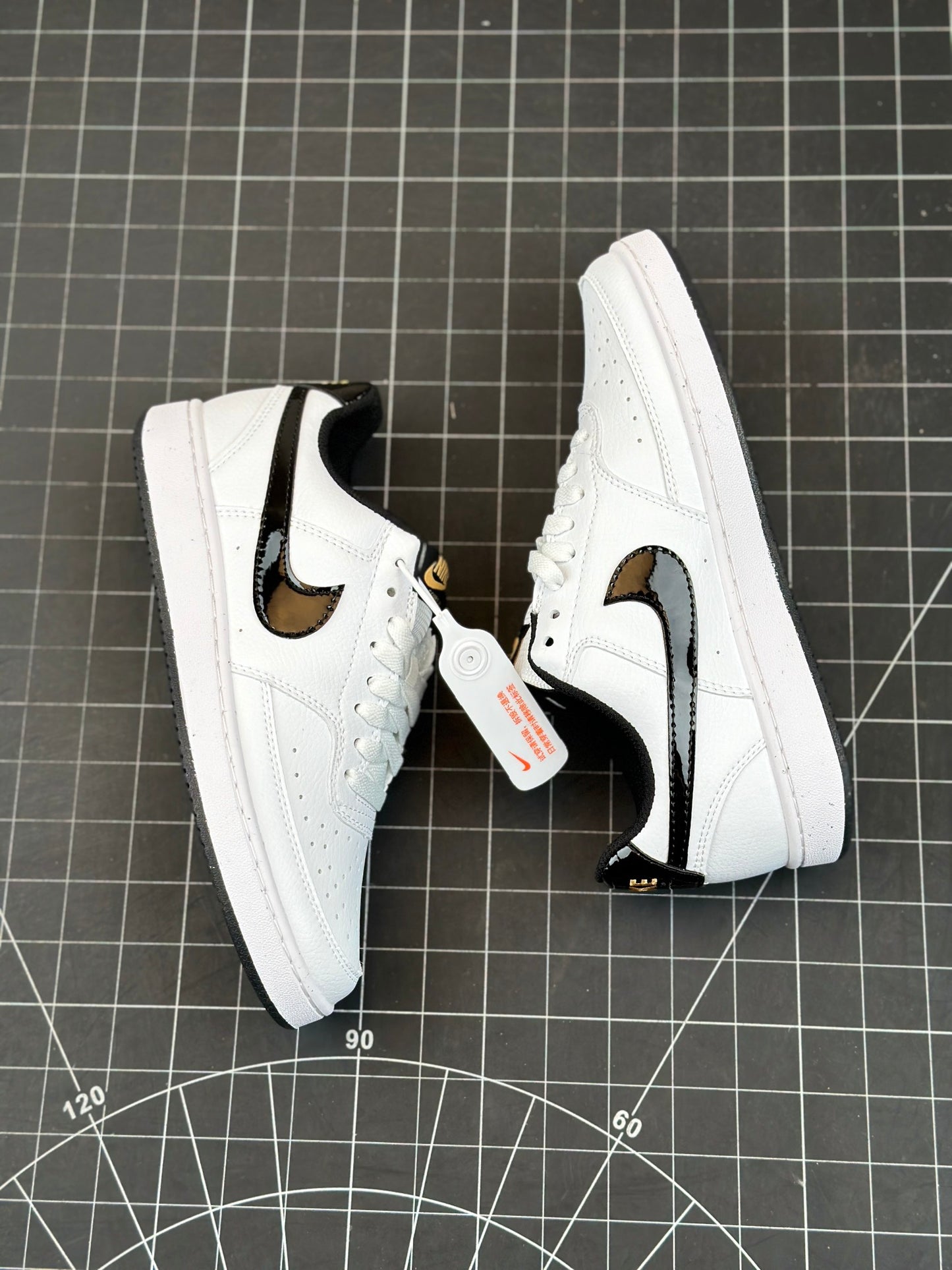 4YN9Z  Fashion Sneakers (No Box, August-October Big Sale)