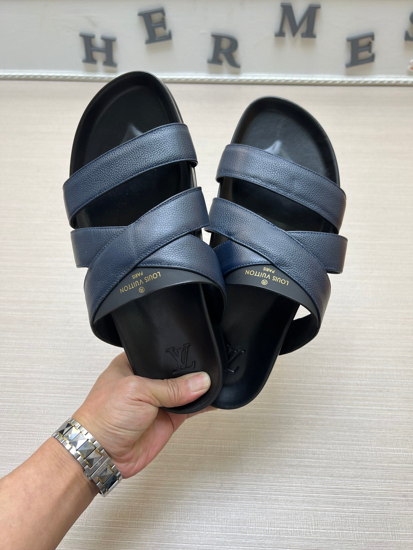 54E89Z    fashion slippers