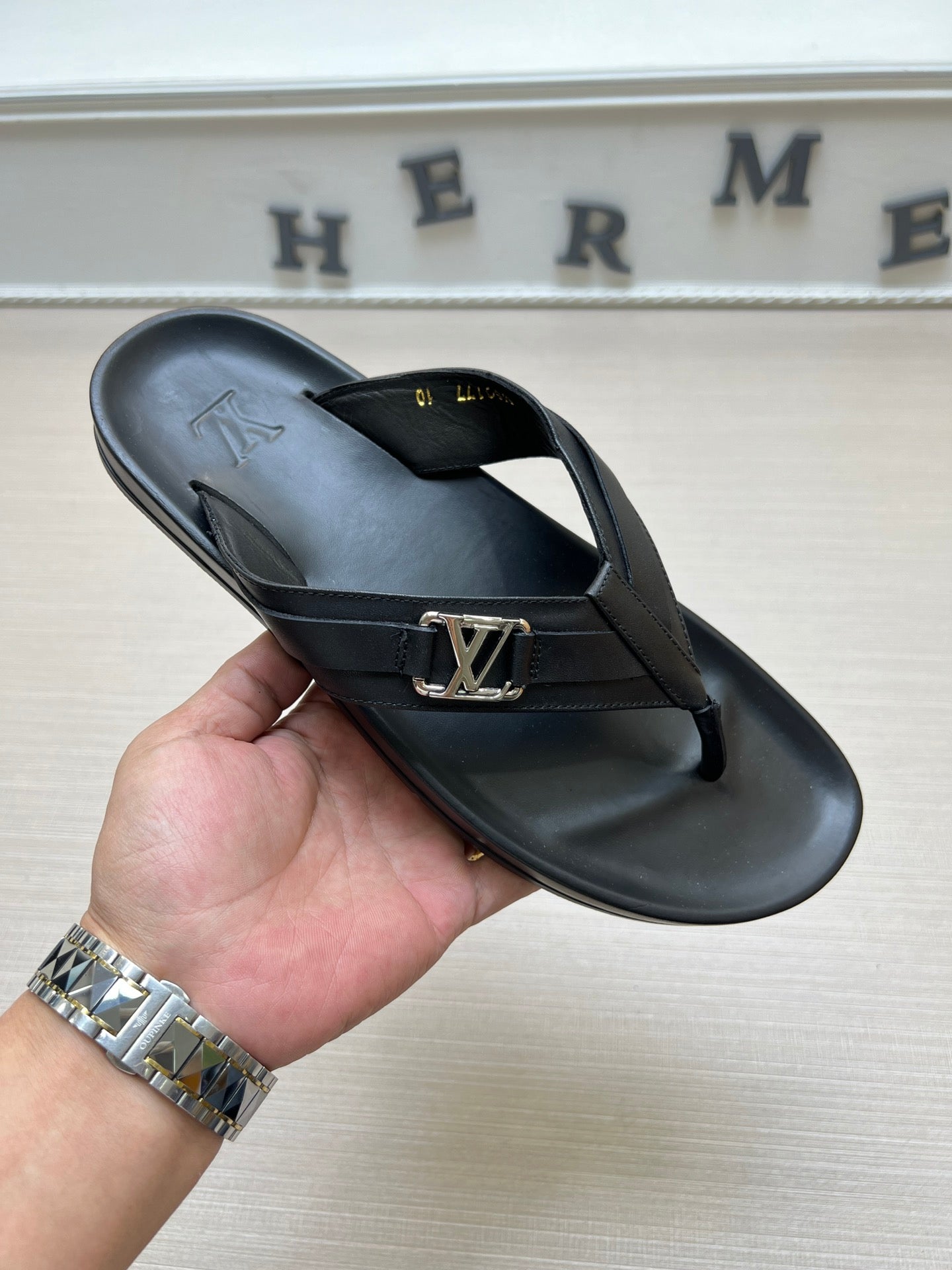 54E86Z    fashion  slippers