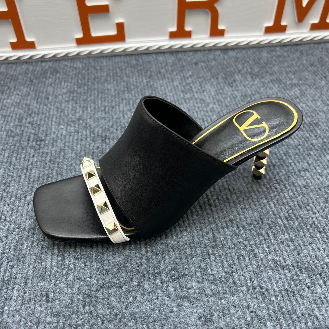 1: 1 High quality leather sandals 5YVL63Z