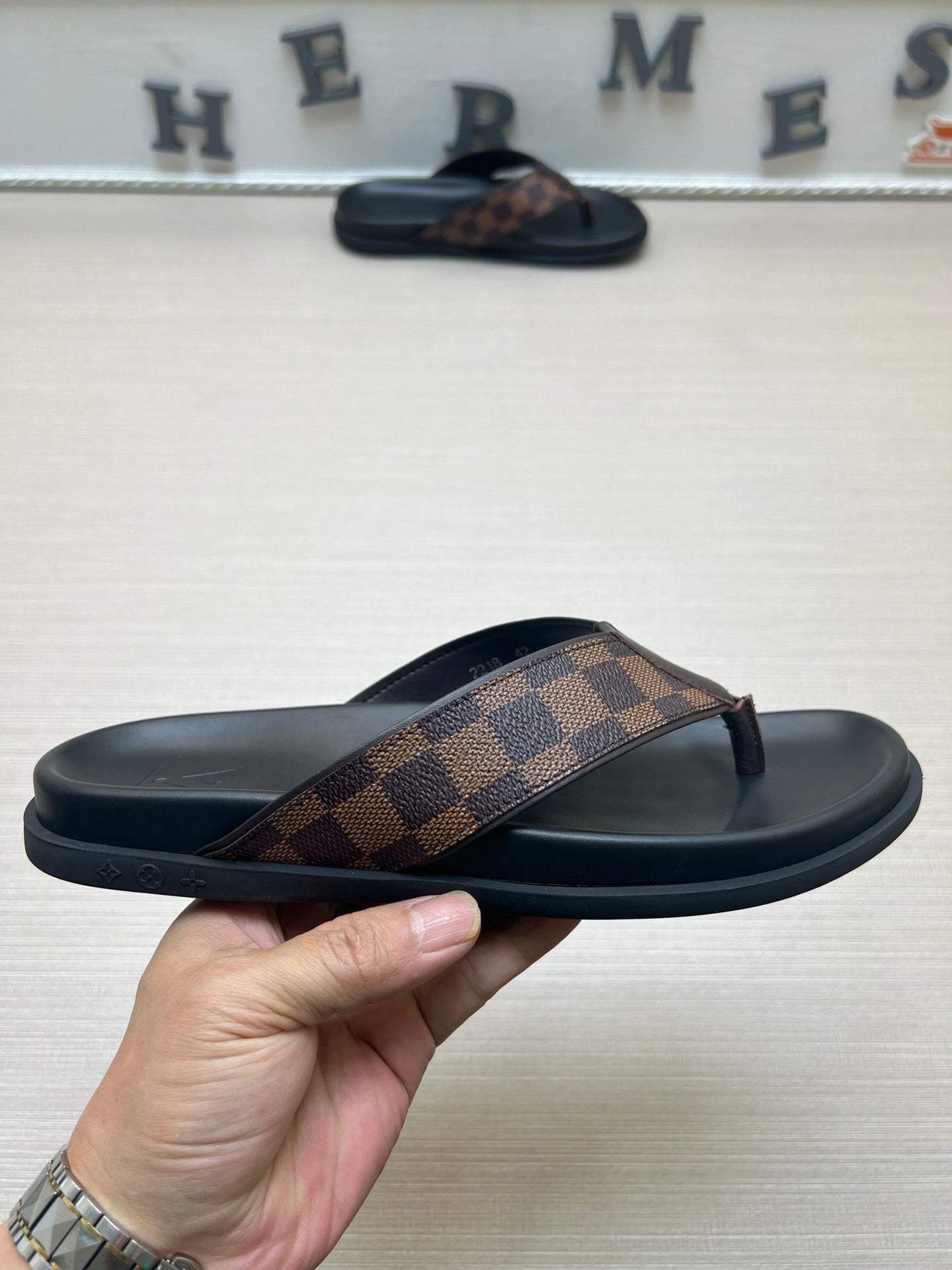 54E60Z   fashion  slippers