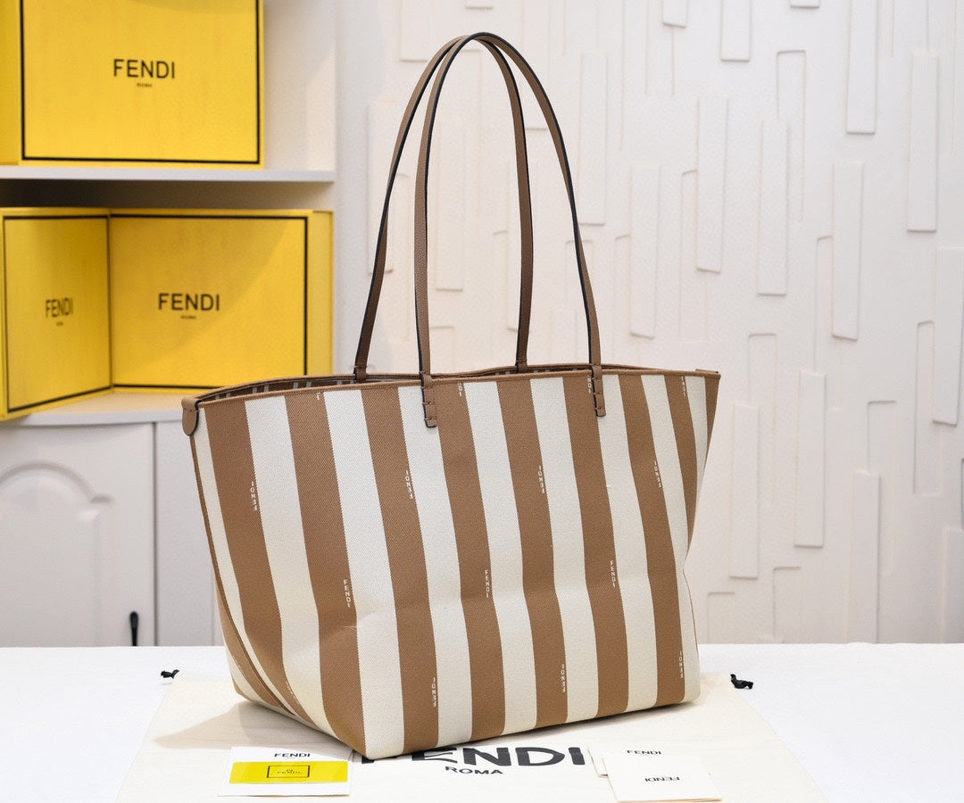 1XF52B (Fashionable leather bag )