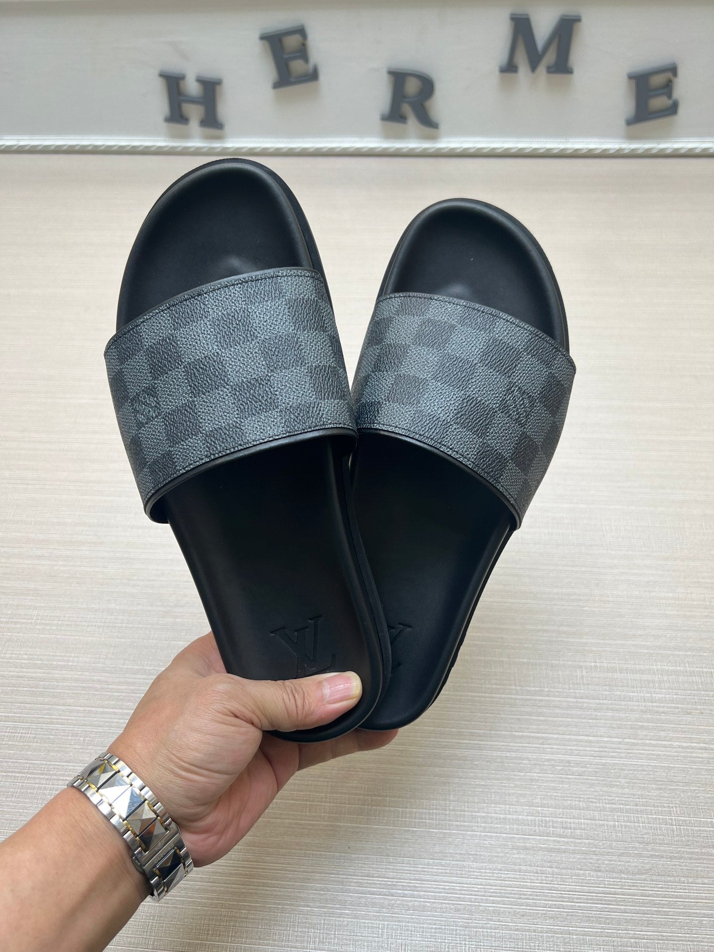 54E59Z   fashion  slippers