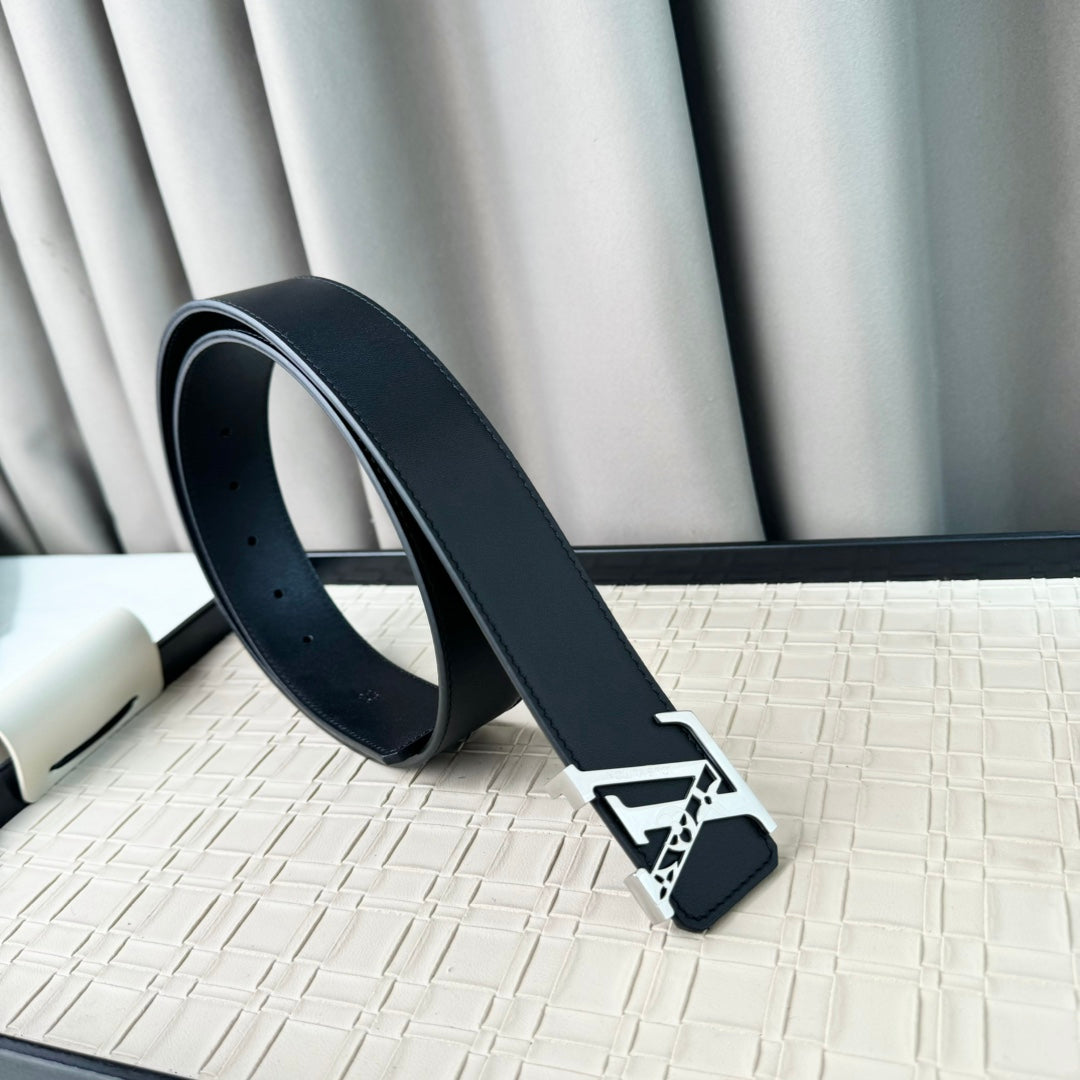 14E26P   (High quality leather belt With full package)