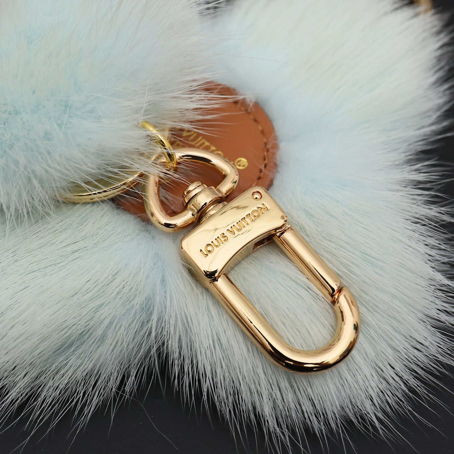 14E36A  Stylish key closure