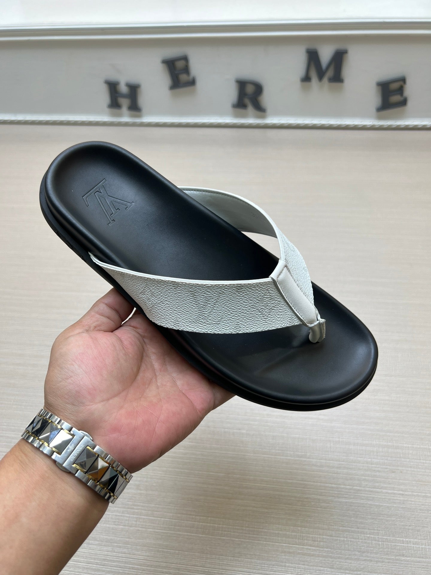 54E58Z   fashion  slippers