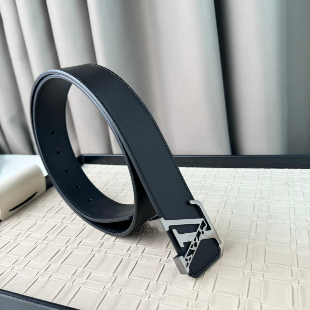 14E26P   (High quality leather belt With full package)