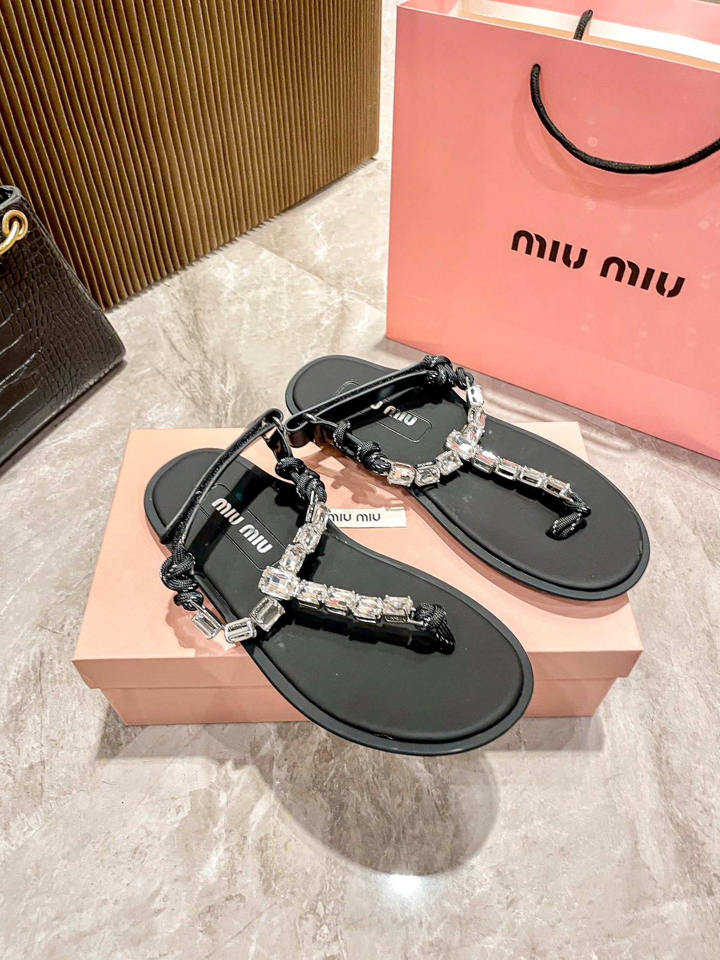 14A170Z  fashion sandals