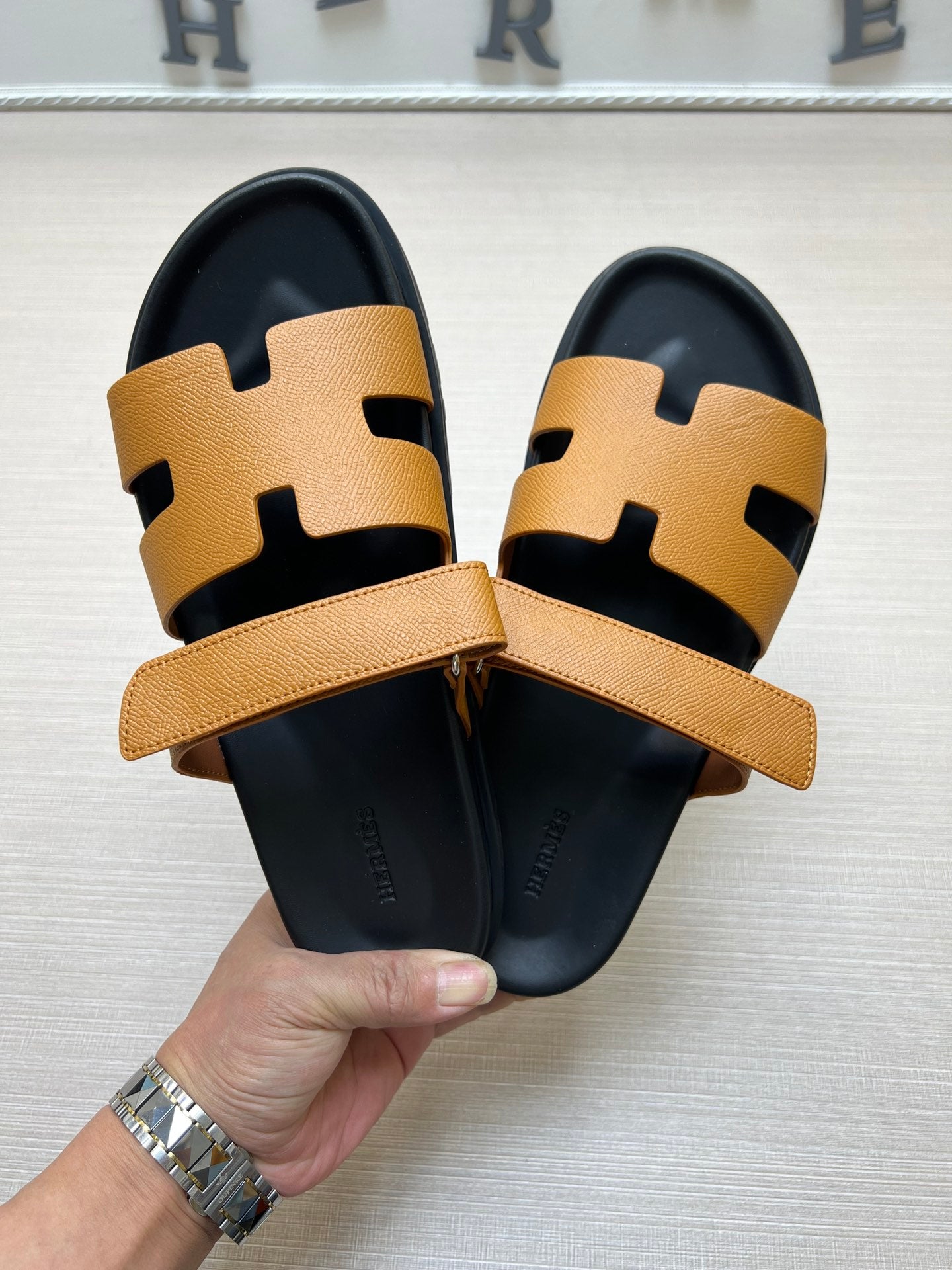 54H1Z    fashion slippers