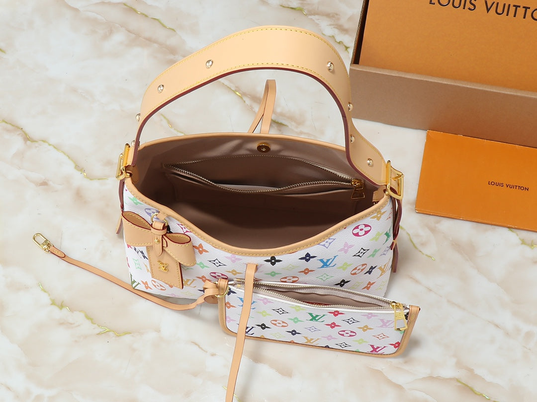 1WE63B (Fashionable leather bag )