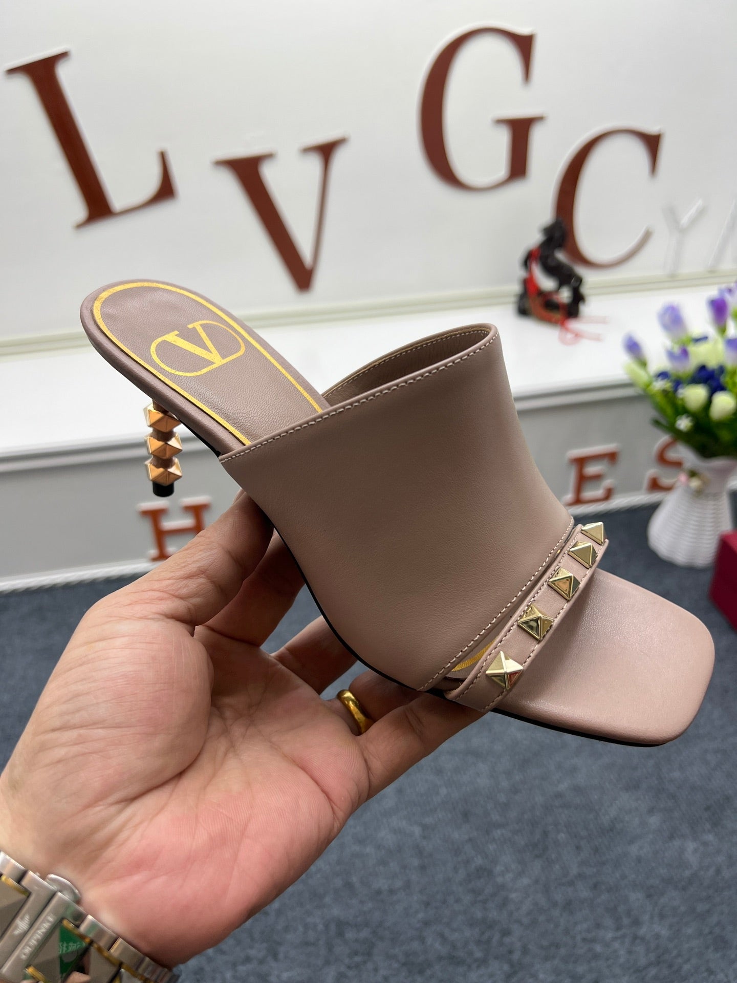 1: 1 High quality leather sandals 5YVL63Z