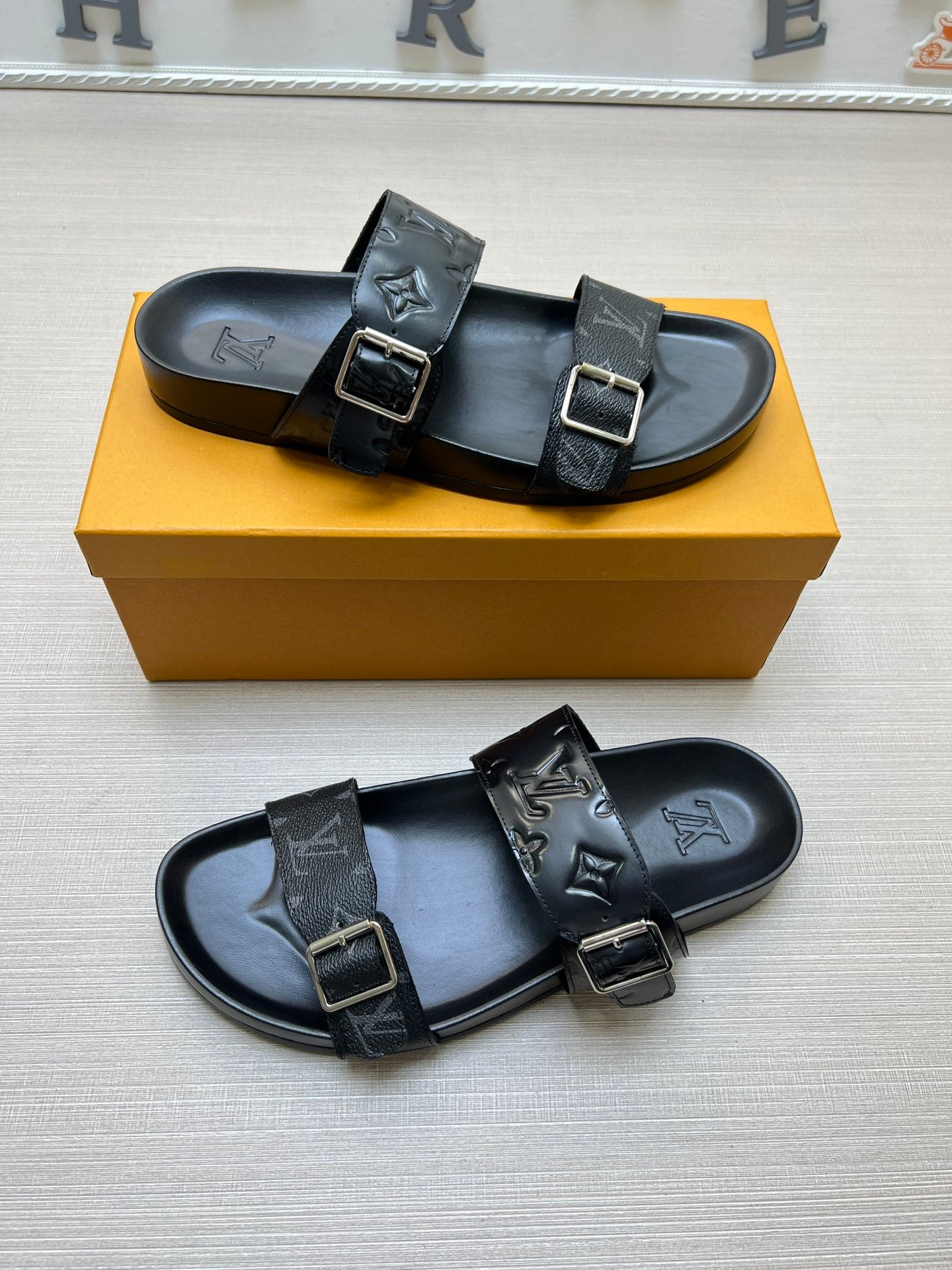 54E87Z  fashion  slippers