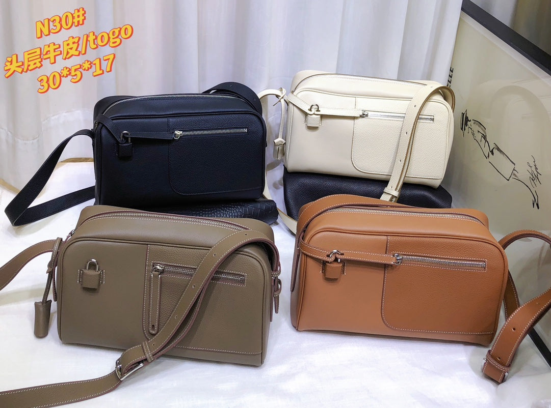 1XH69B (Fashionable leather bag )