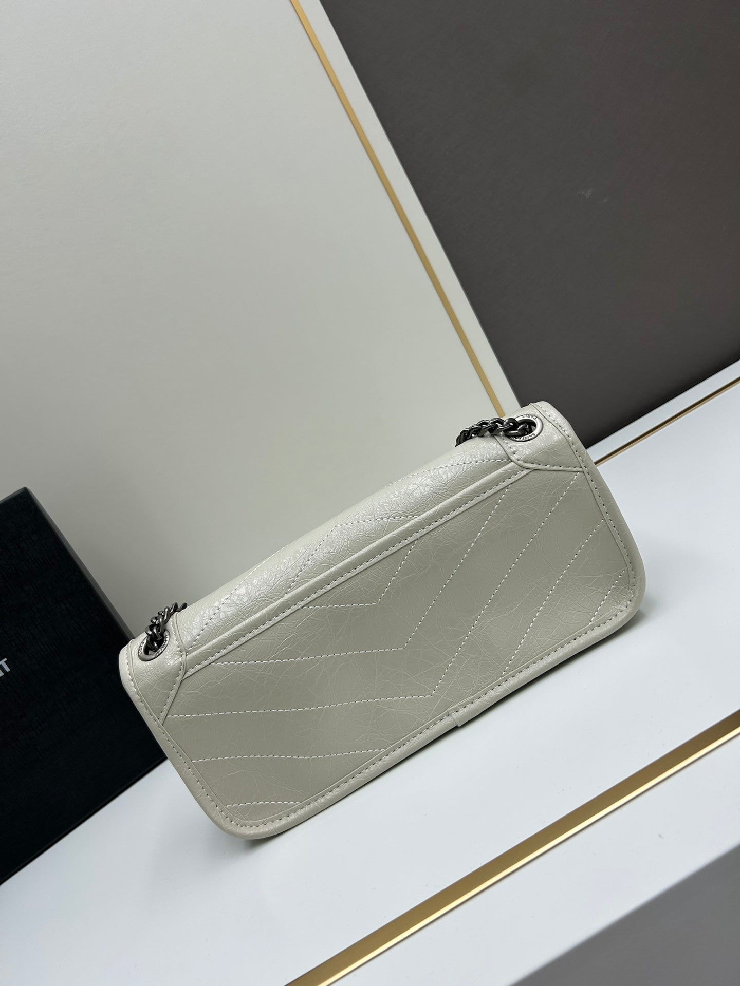 1XB460B Fashionable leather bag