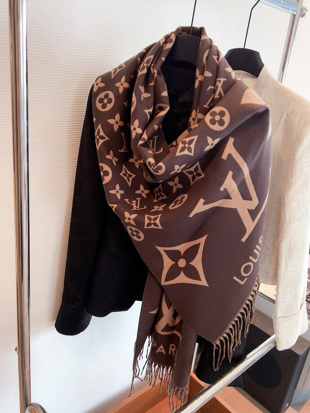 14E295W　 Fashion scarves