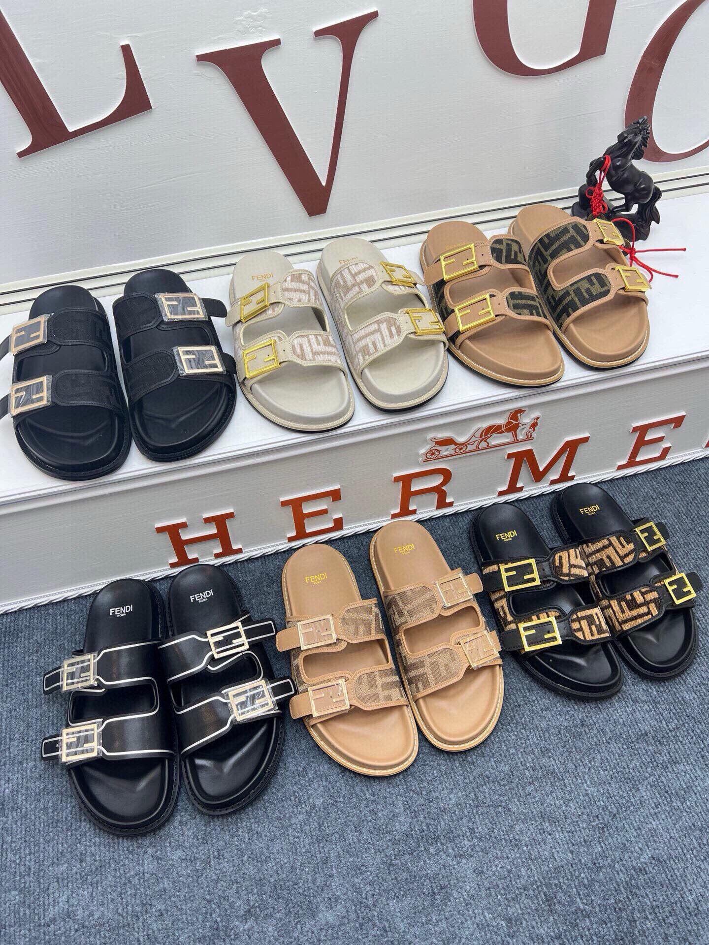 54F38Z  fashion  slippers