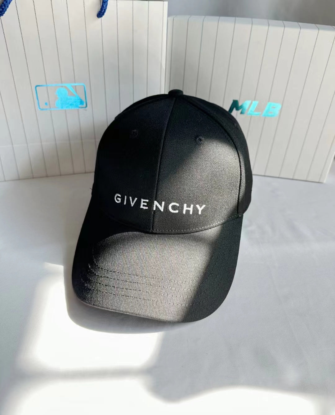 14GV212M   Fashion hats