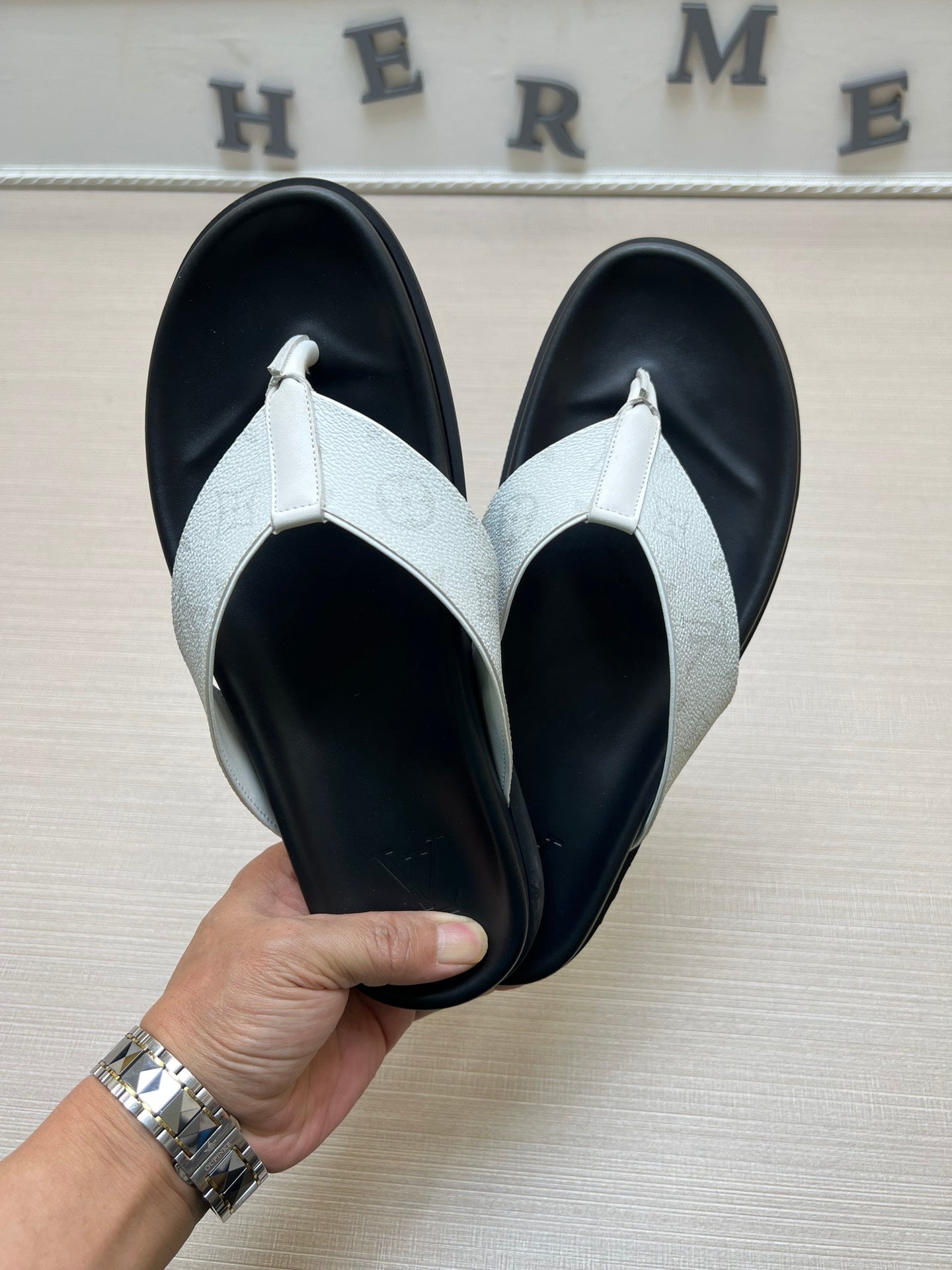 54E58Z   fashion  slippers