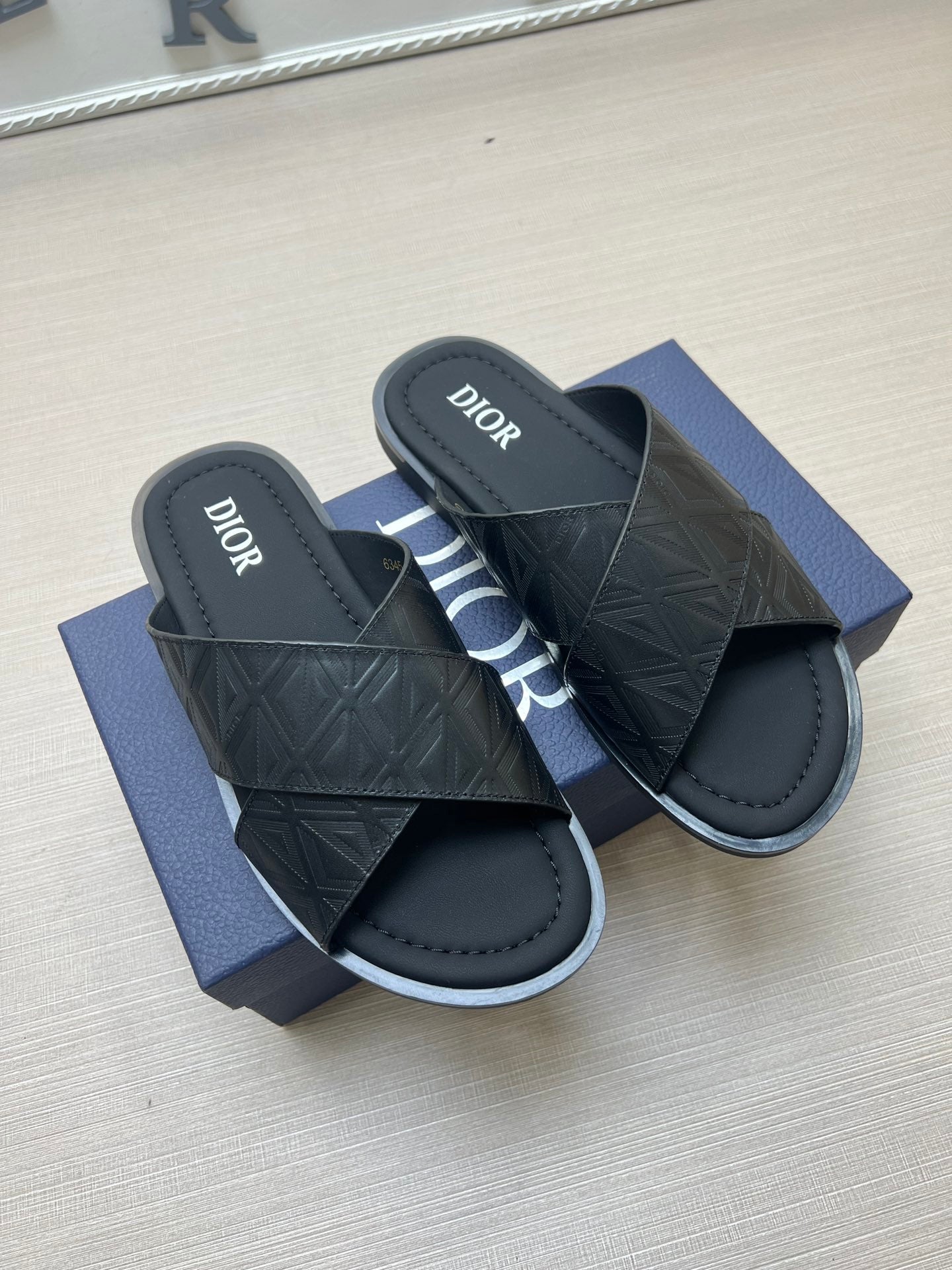 54D78Z  fashion slippers