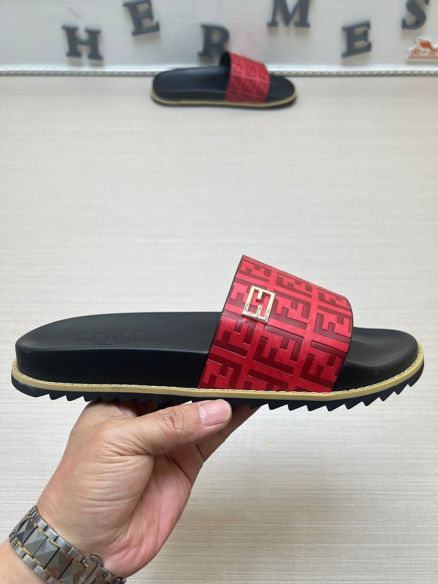 54F121Z   fashion slippers