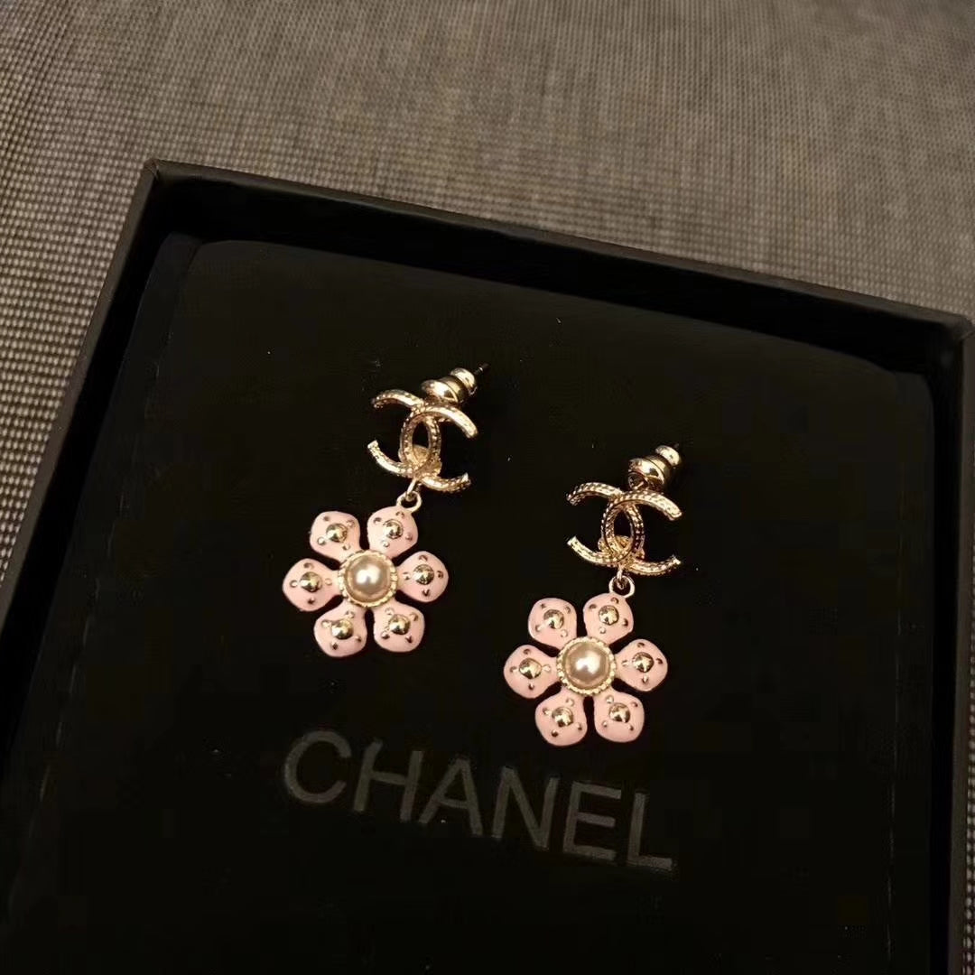 14C48E  Fashionable and high quality earrings