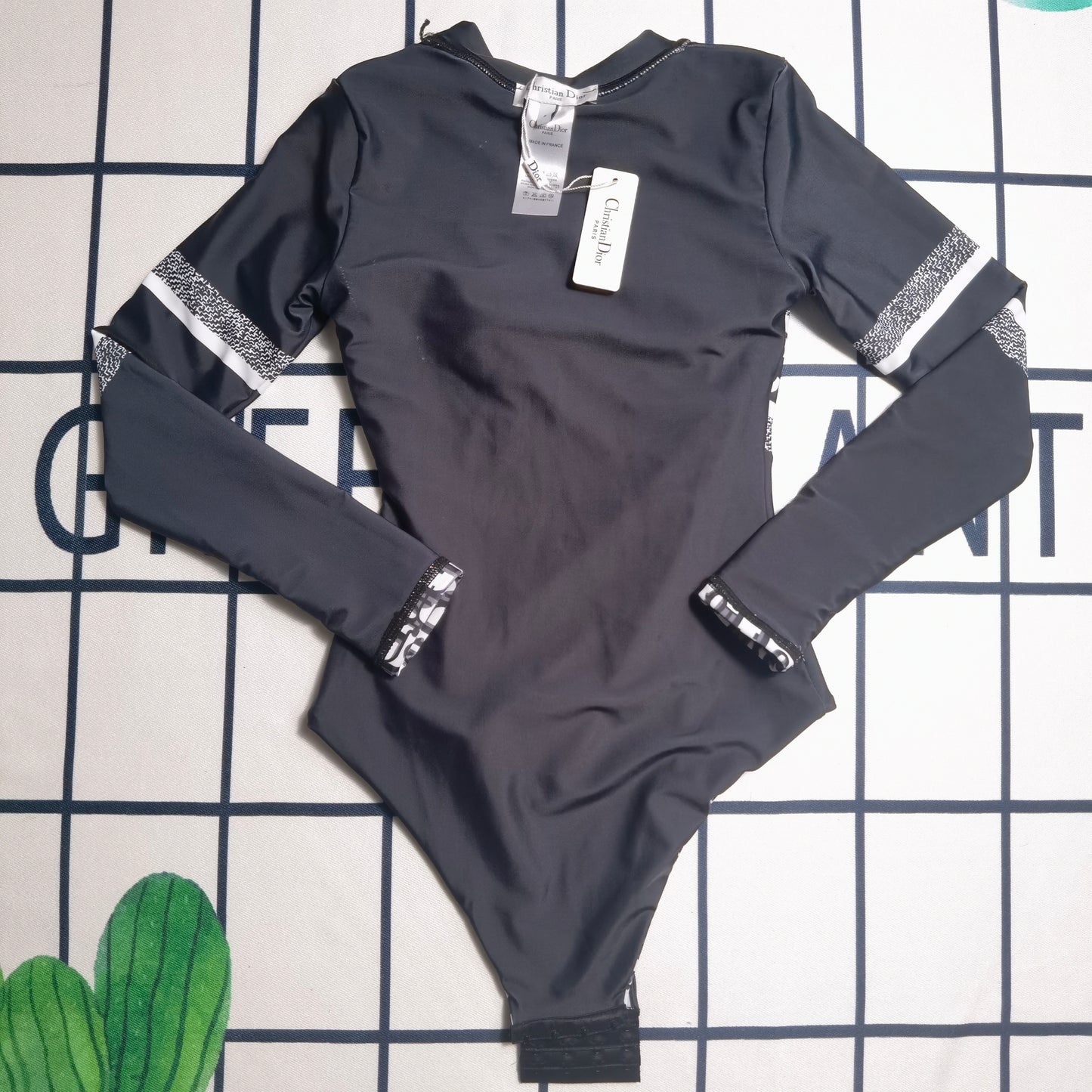 14D21Y   fashion Long sleeve swimsuit