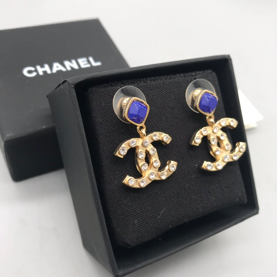 14C67E  Fashionable and high quality earrings