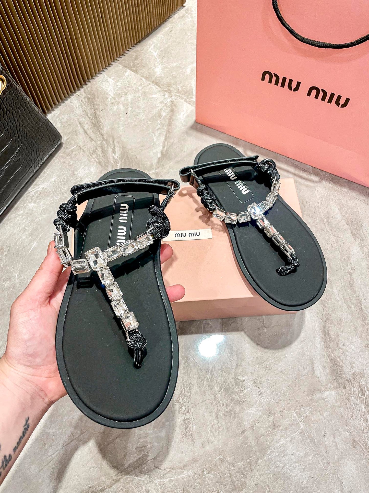 14A170Z  fashion sandals