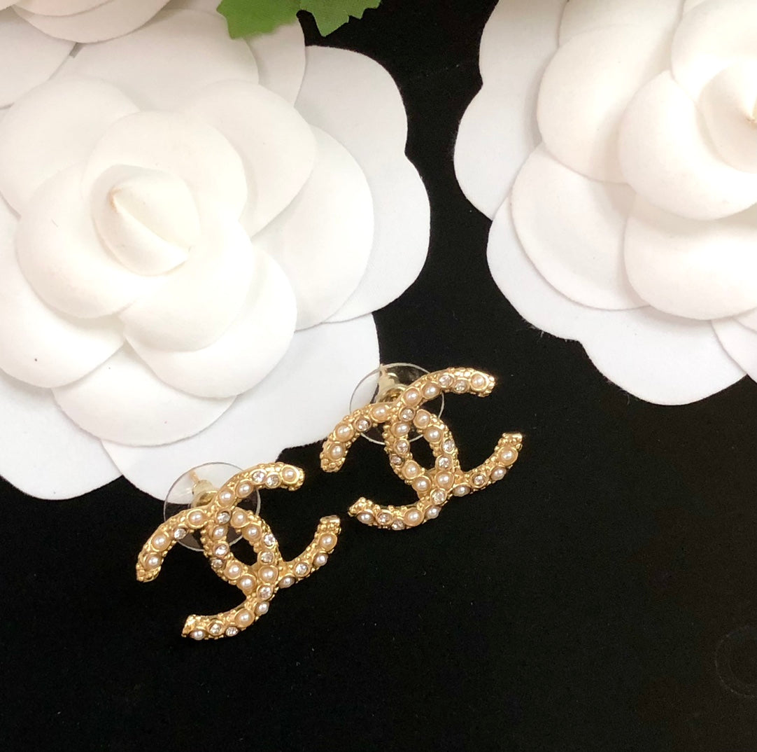 14C90E  Fashionable and high quality earrings