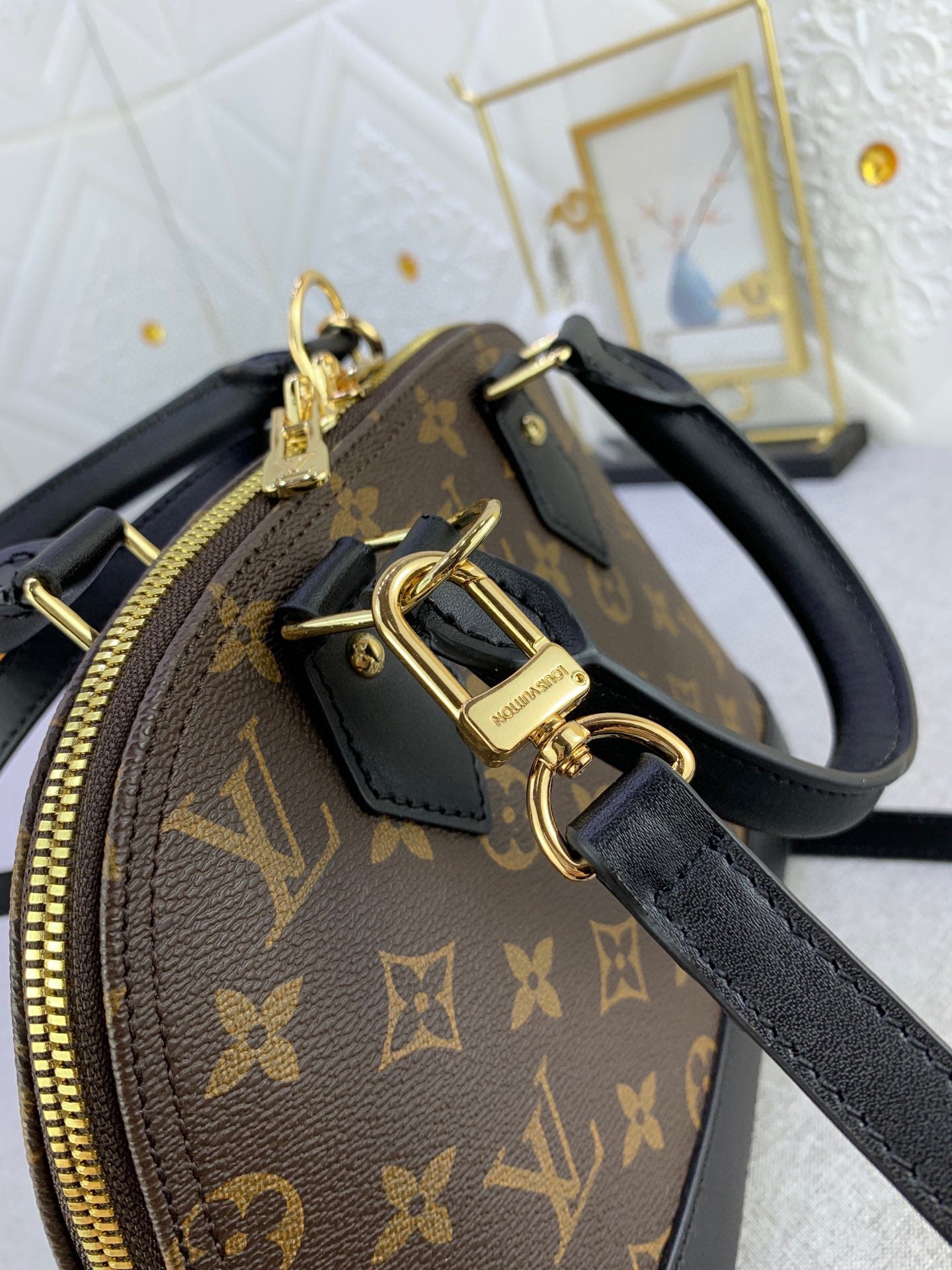 2XE337B hight quality leather Bags