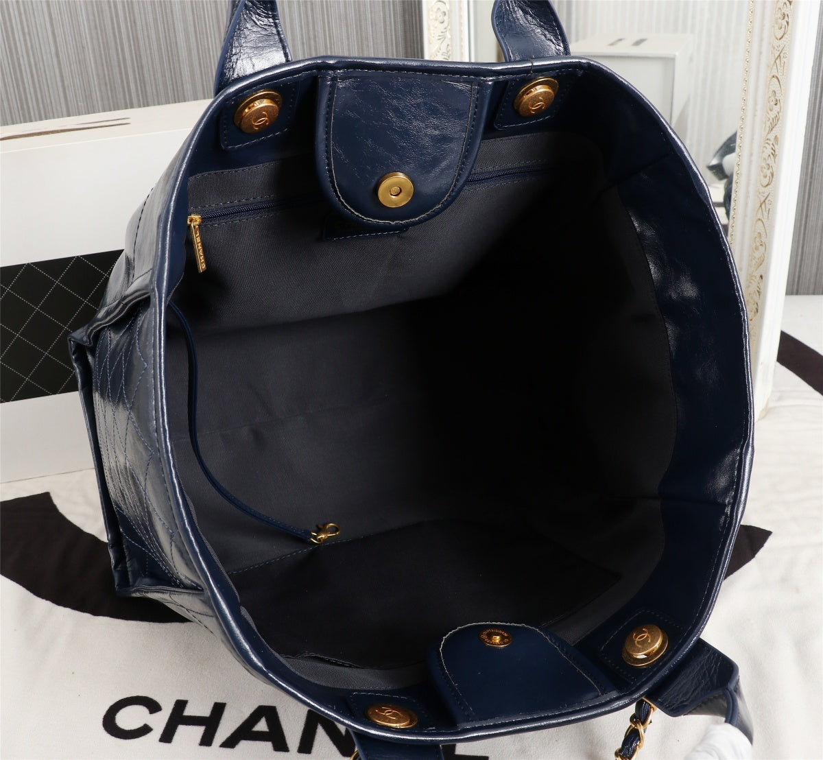 2XC296B (1:1 hight quality leather bag)