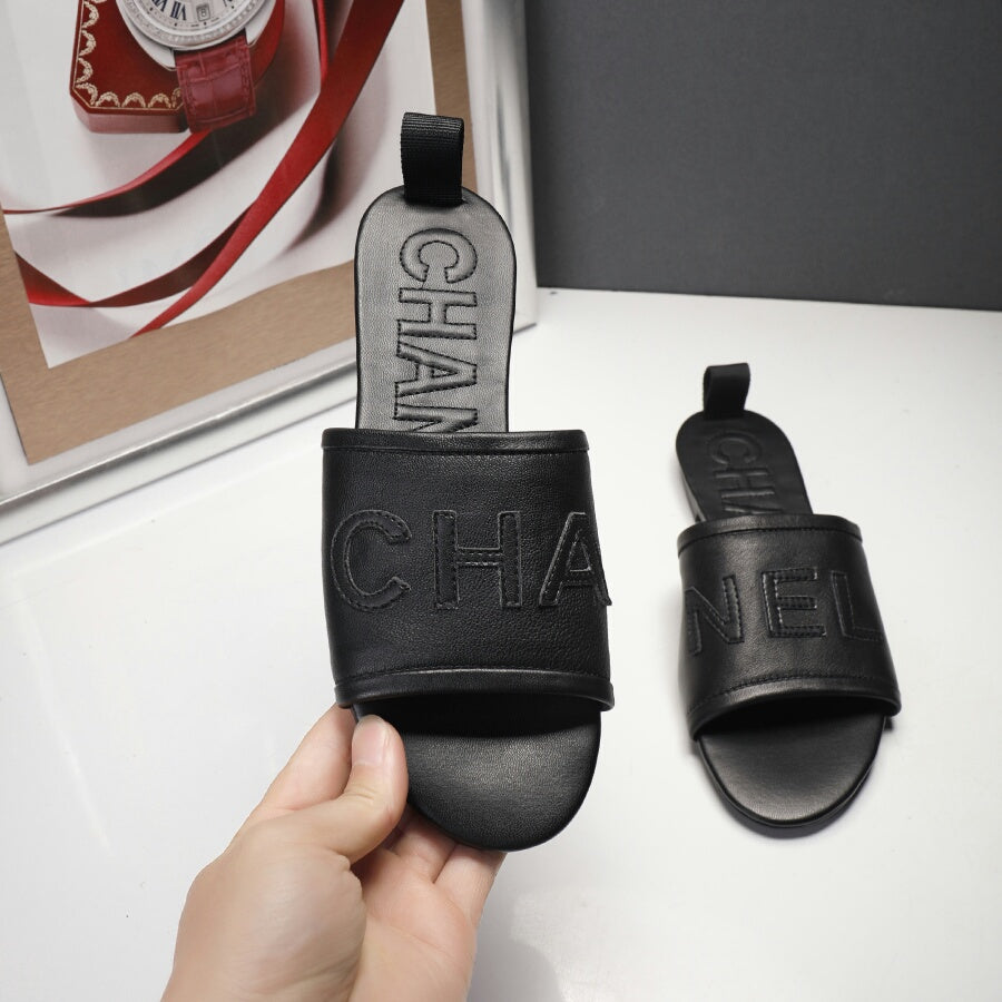 1:1 High quality leather slippers 2YC1Z