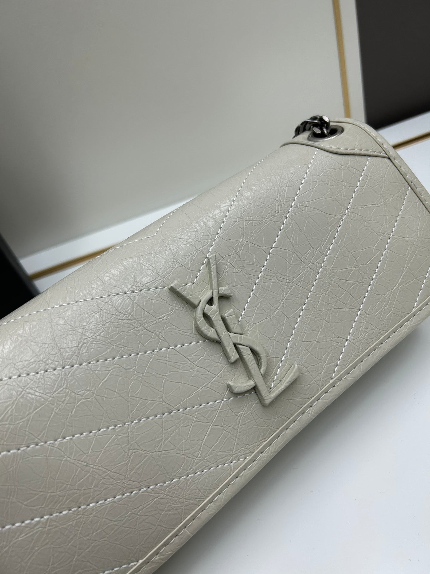 1XB460B Fashionable leather bag