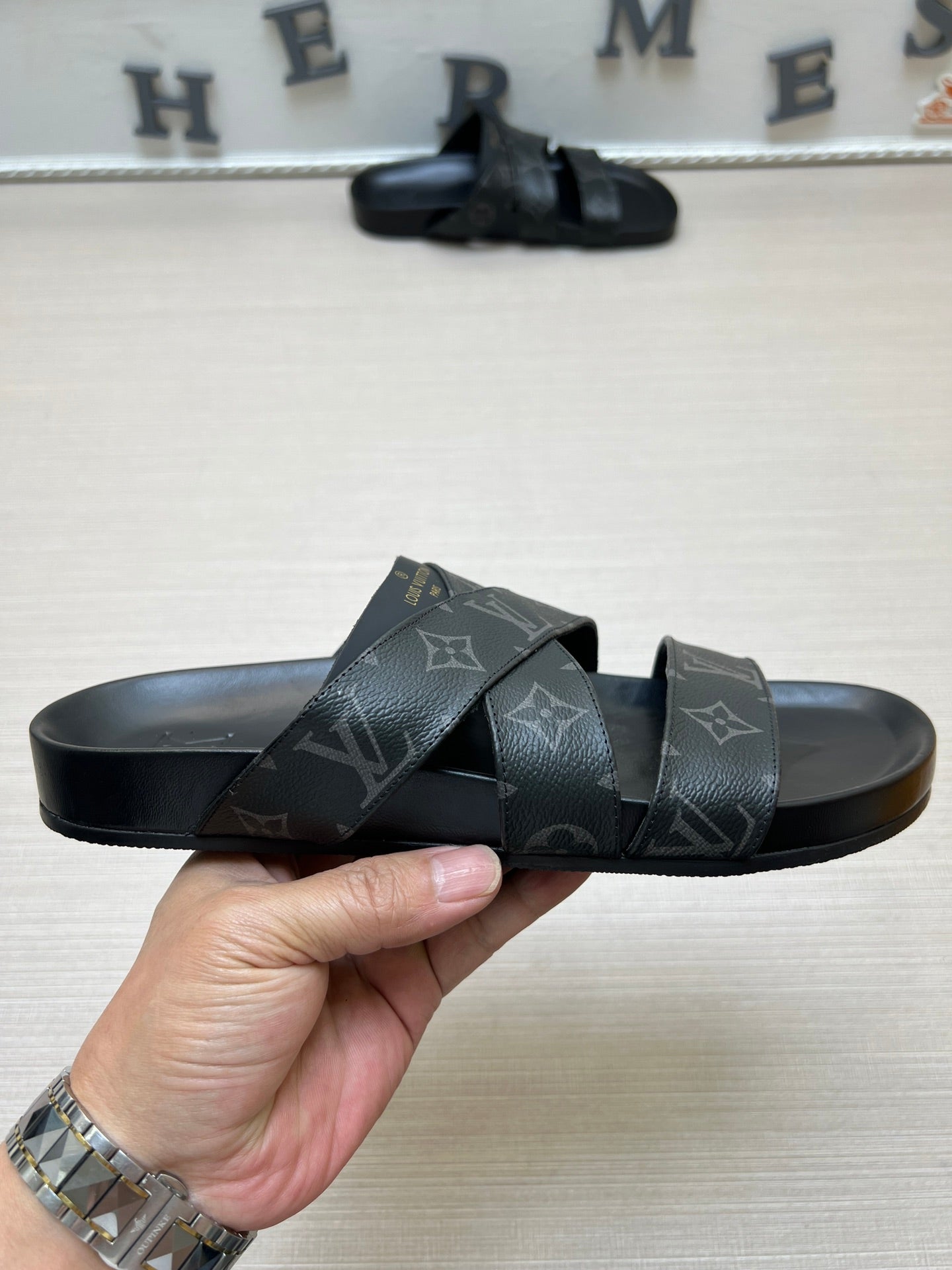 54E89Z    fashion slippers